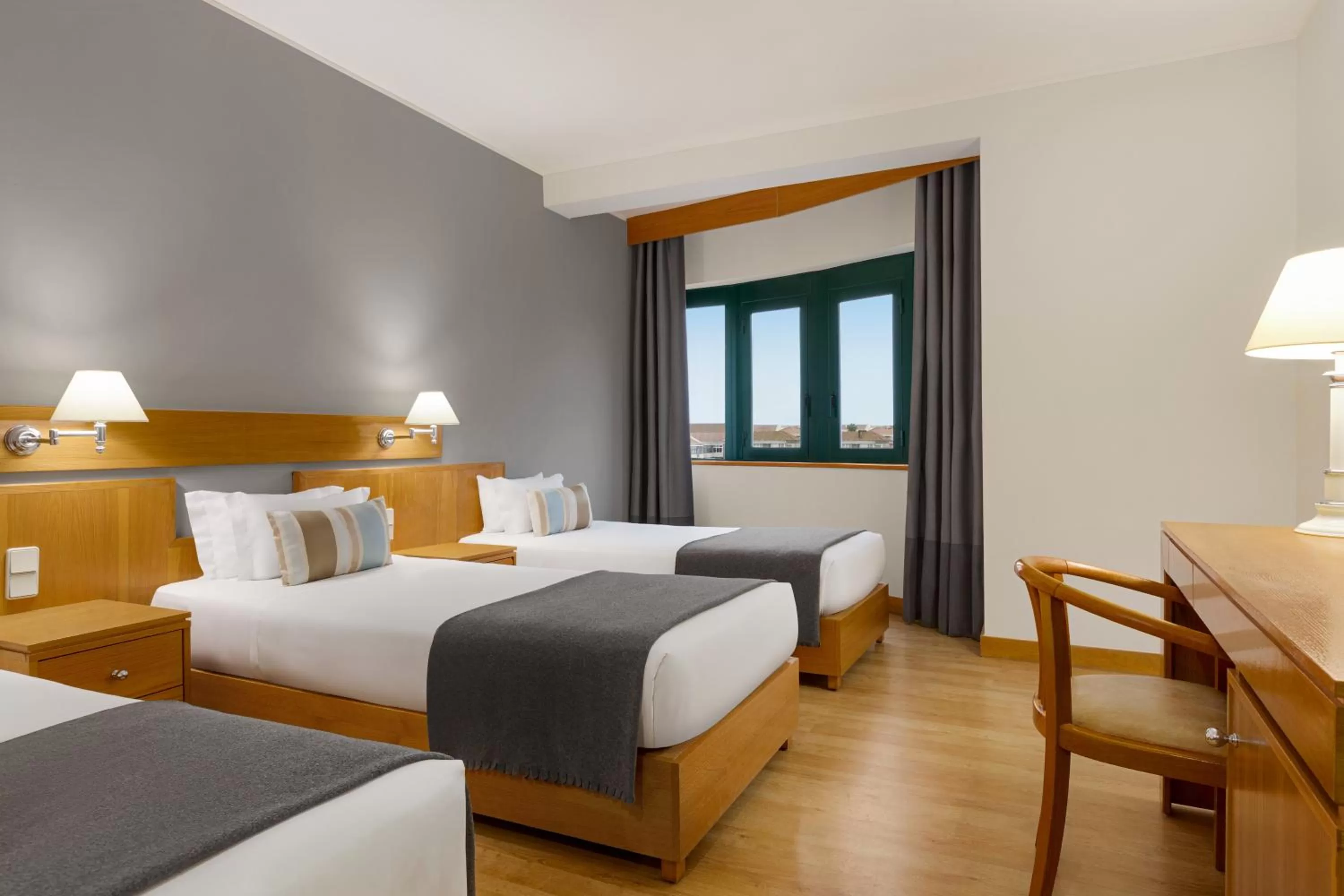 Bed in TRYP by Wyndham Montijo Parque Hotel