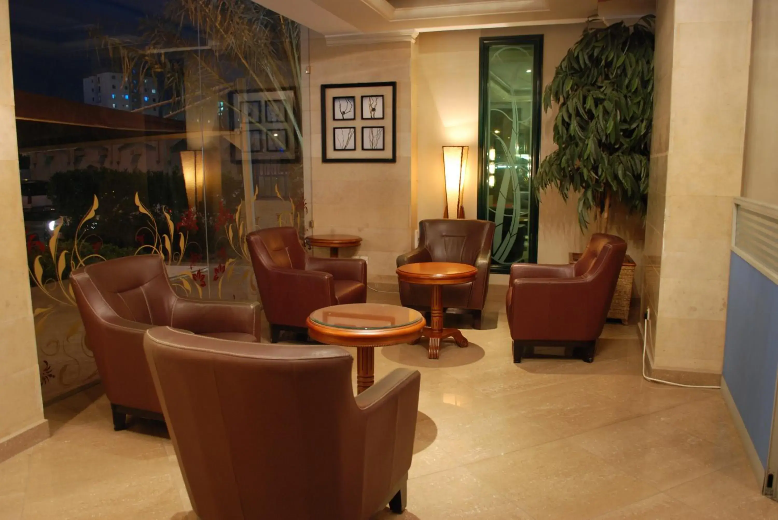 Lobby or reception, Lounge/Bar in Times Square Suite Hotel