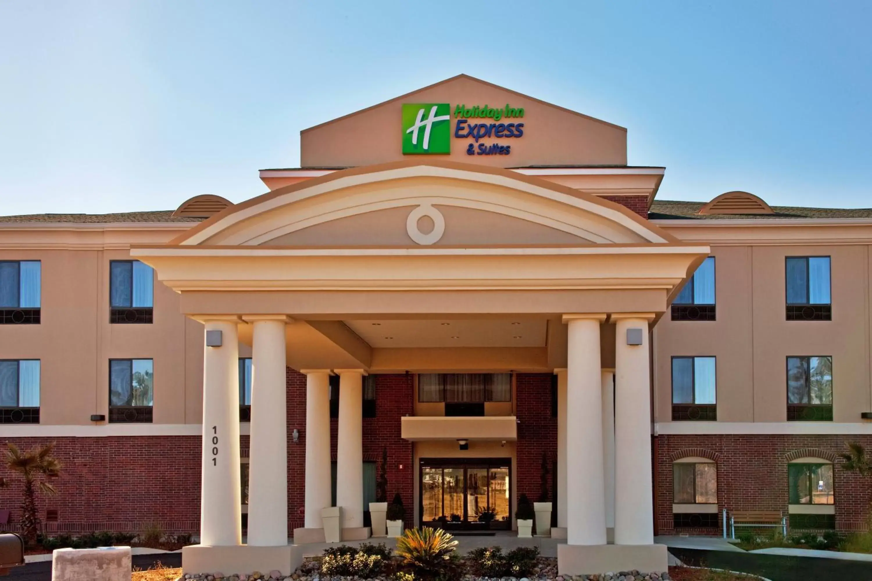 Property Building in Holiday Inn Express Hotel & Suites Picayune, an IHG Hotel