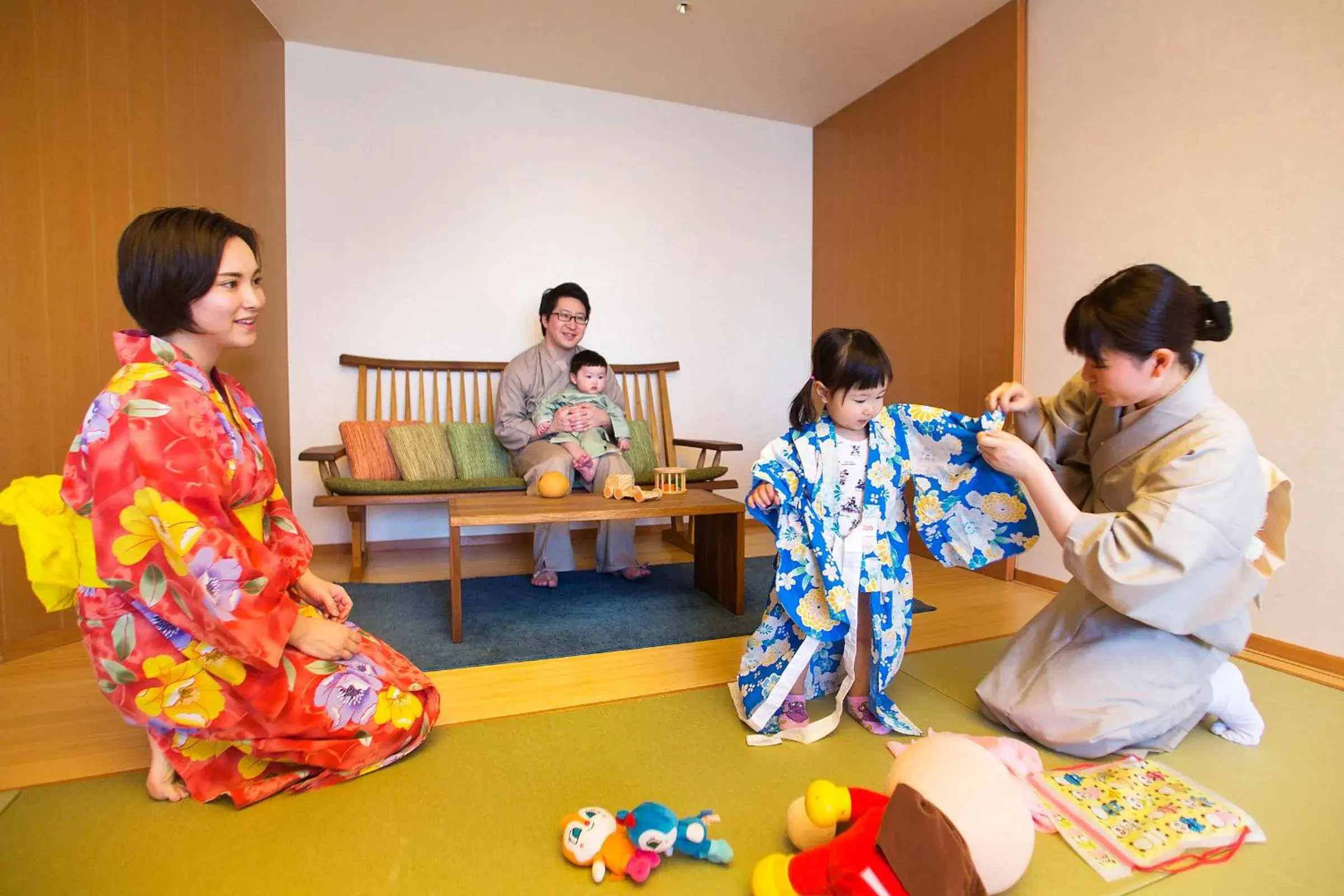 Family in Honjin Hiranoya Kachoan