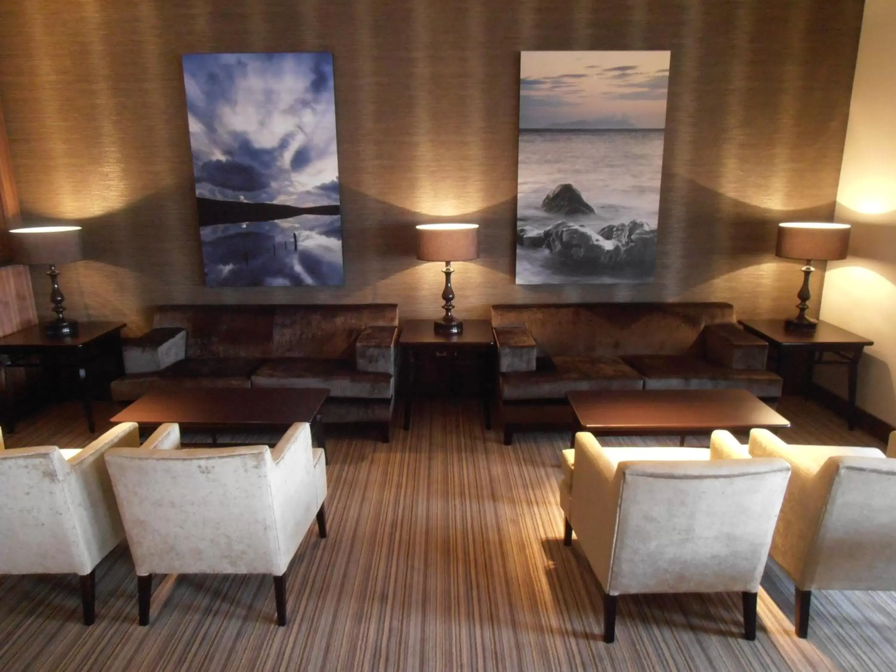 Lounge or bar, Restaurant/Places to Eat in The Shetland Hotel