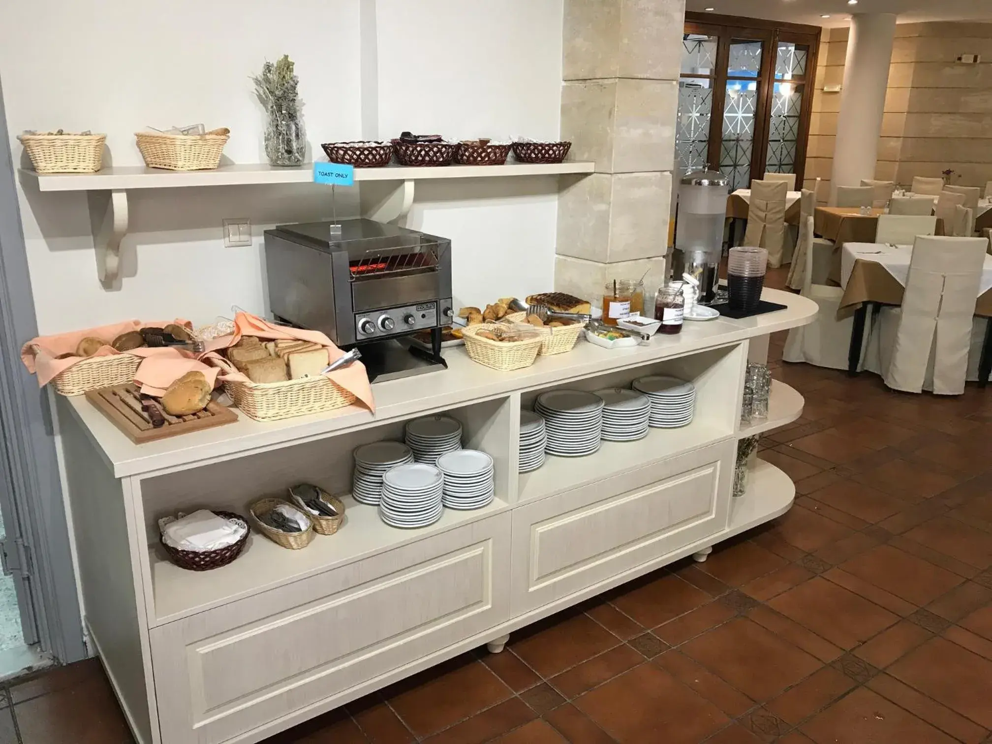 Buffet breakfast in Fortezza Hotel