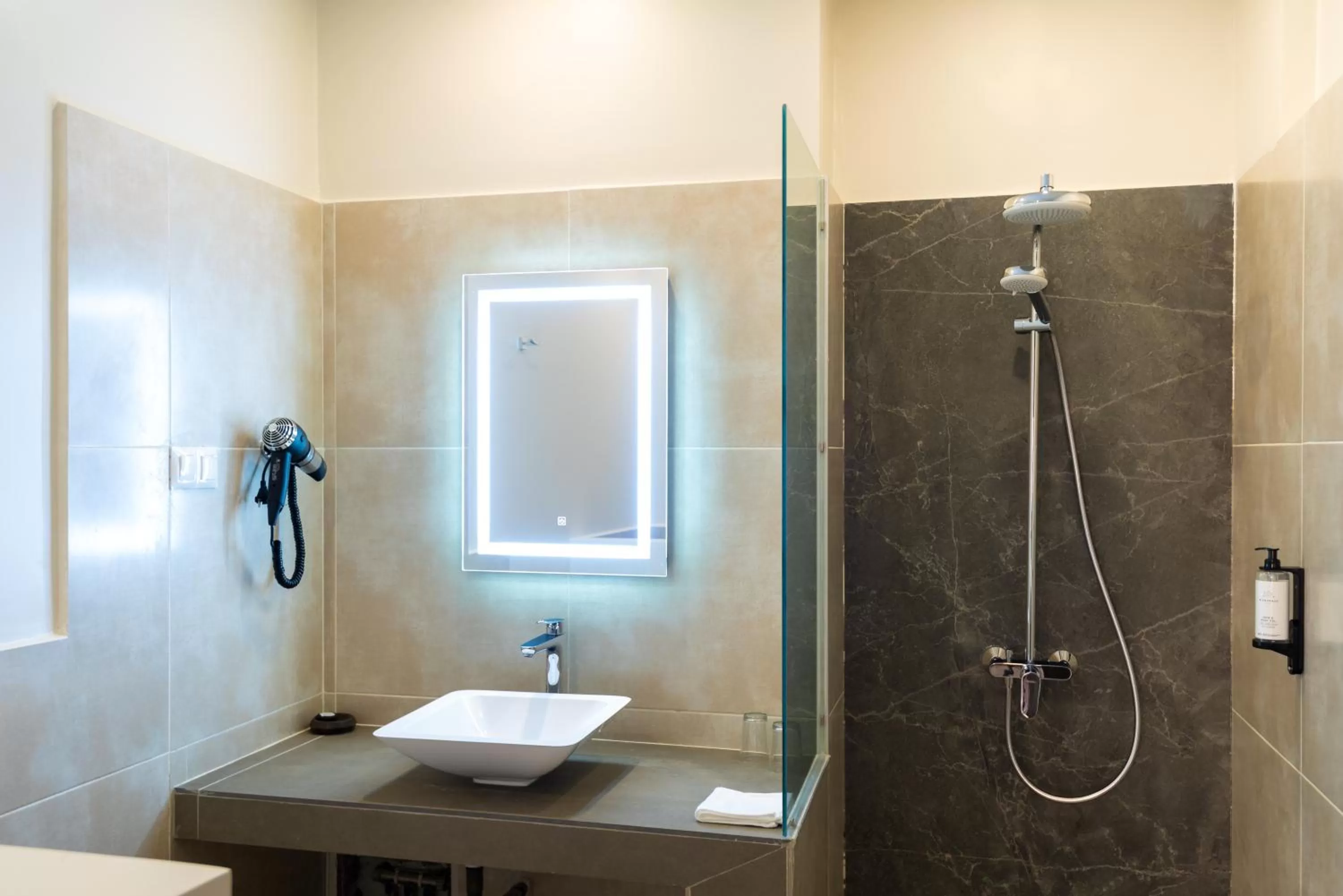 Shower, Bathroom in Hotel L'Adresse Dakar