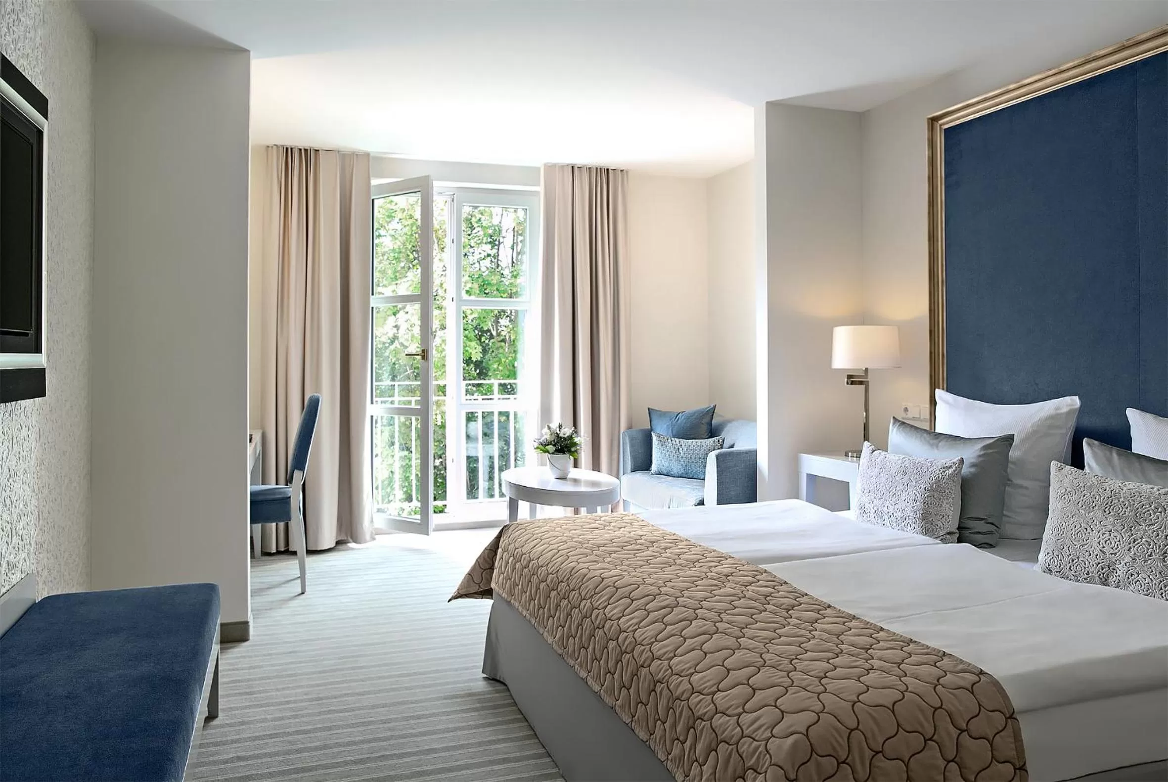 Bedroom, Bed in Dorint Parkhotel Meißen