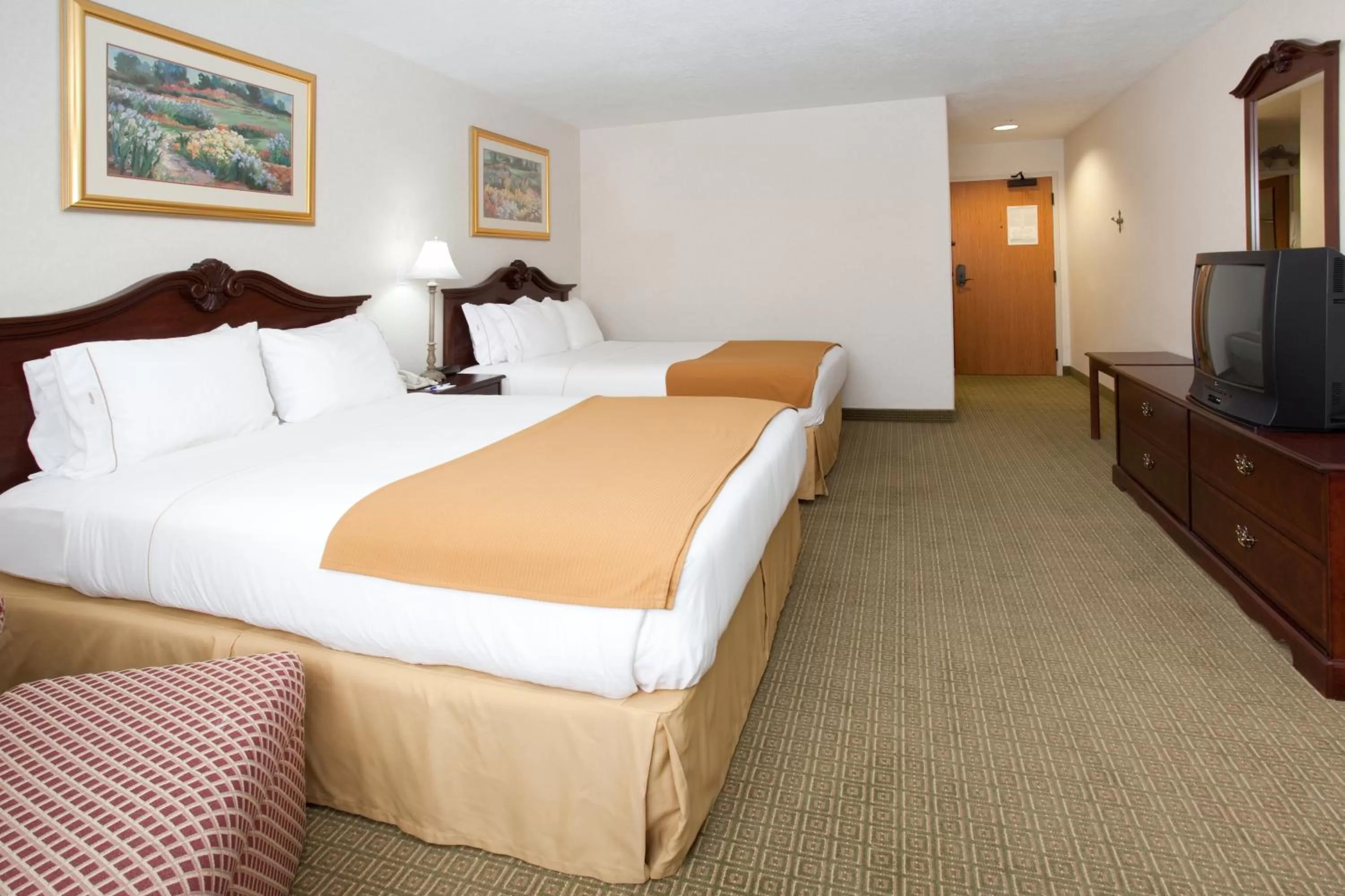 Photo of the whole room, Bed in Baymont by Wyndham Belen NM