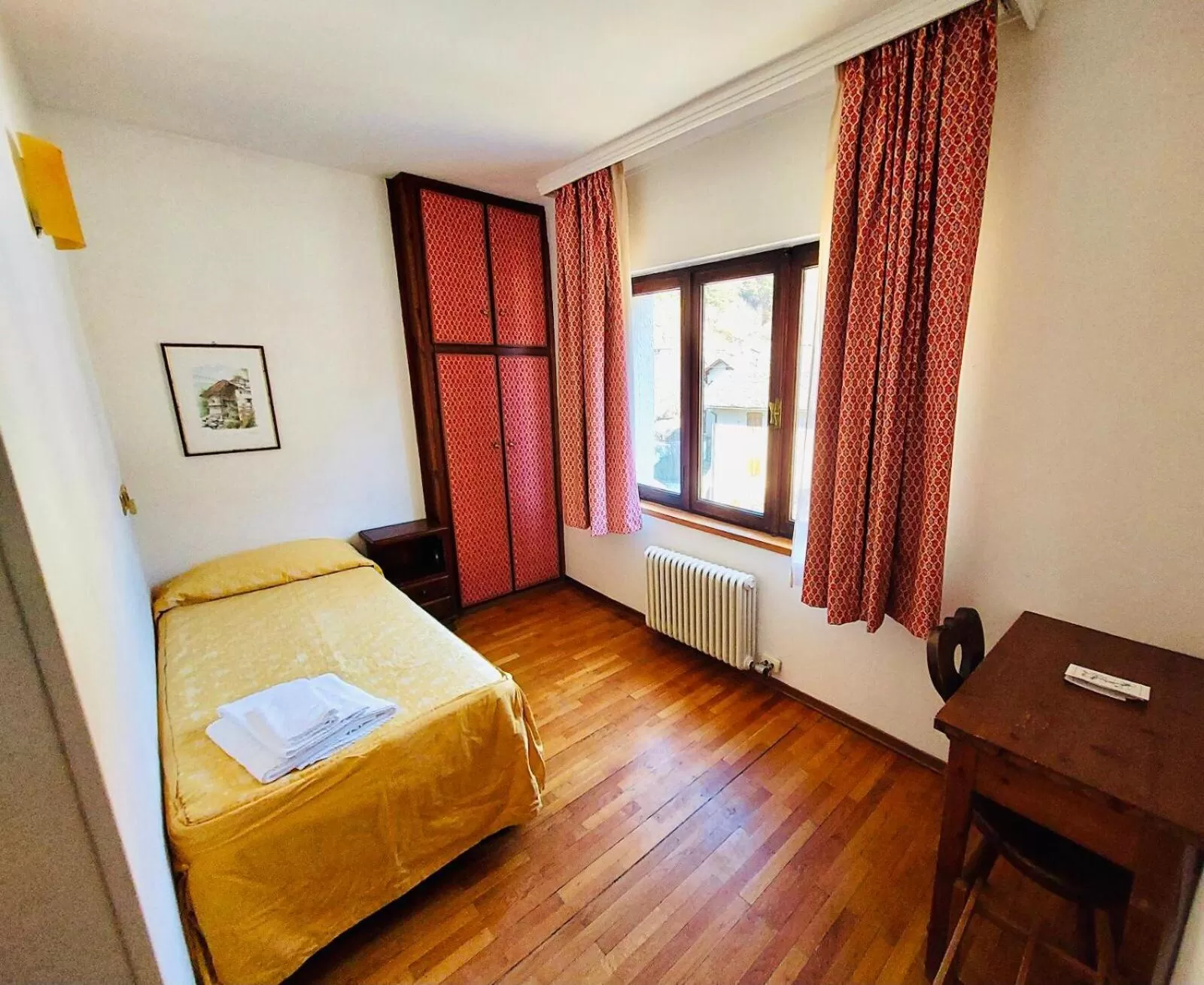 Photo of the whole room, Bed in HG Hotel Italia