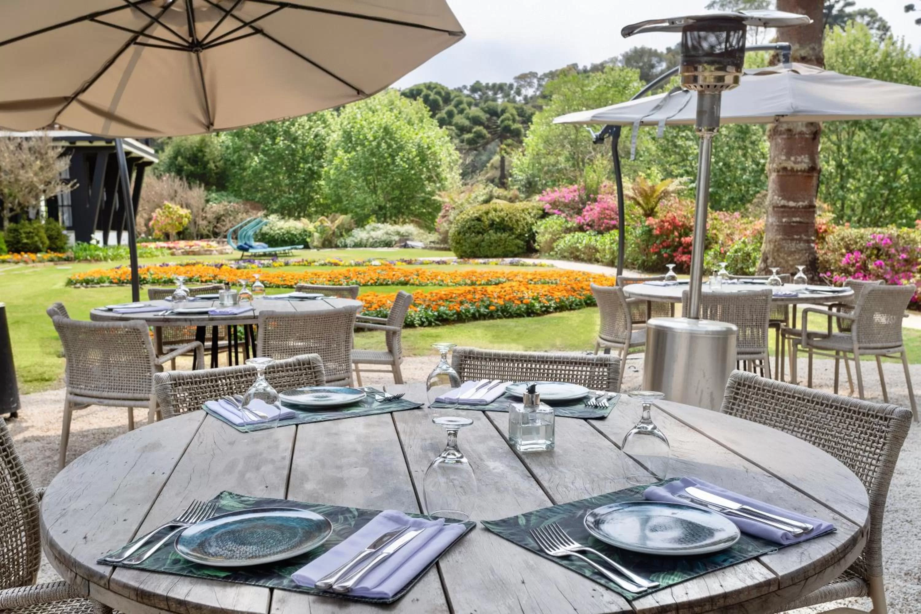 Restaurant/places to eat in Ort Hotel