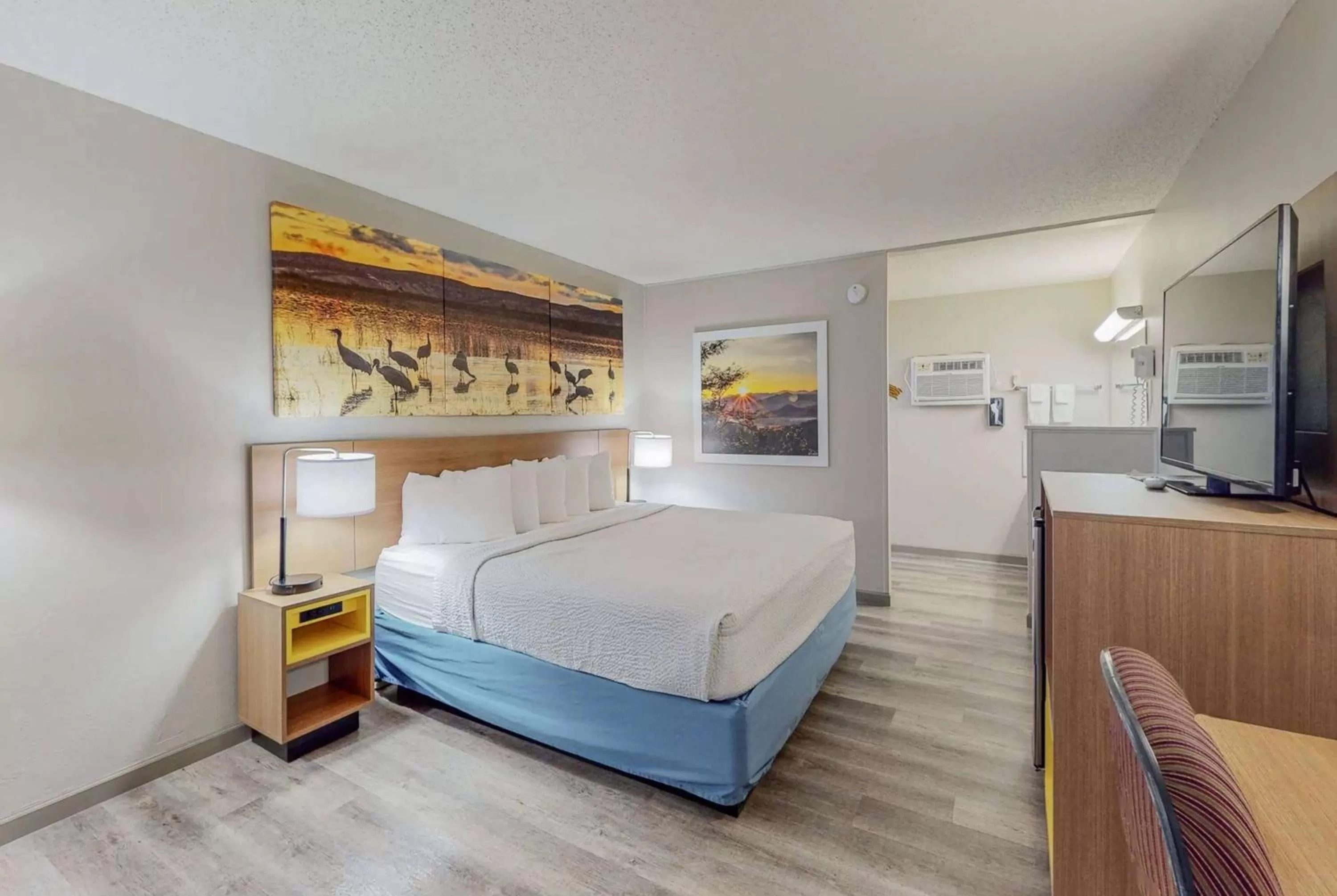 Photo of the whole room, Bed in Days Inn by Wyndham Socorro