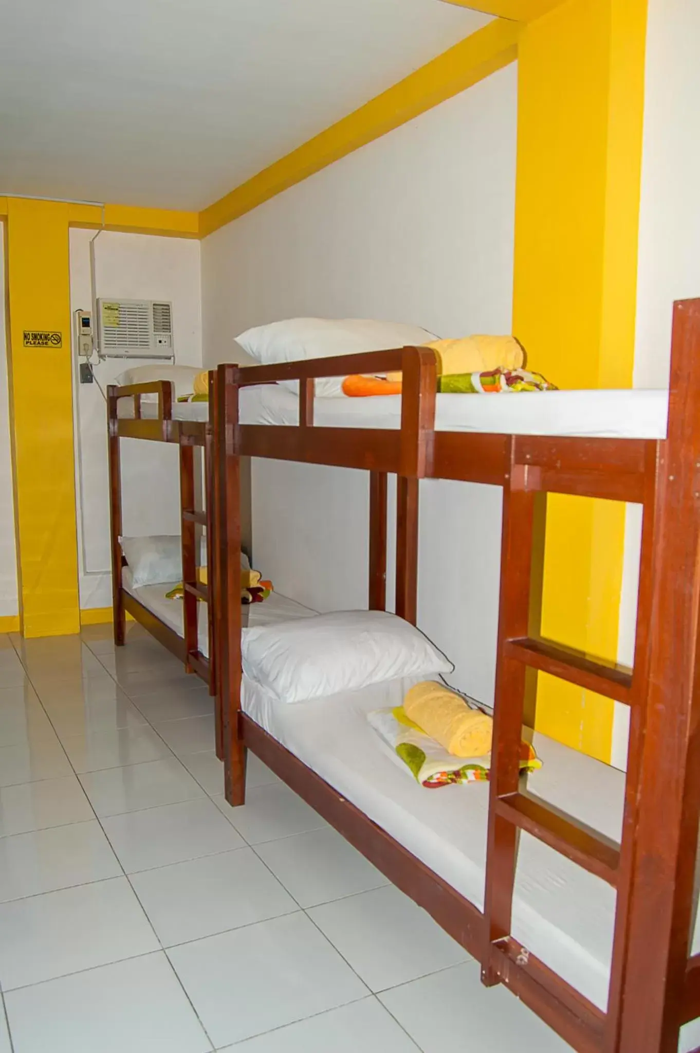 Bunk Bed in Moalboal Tropics