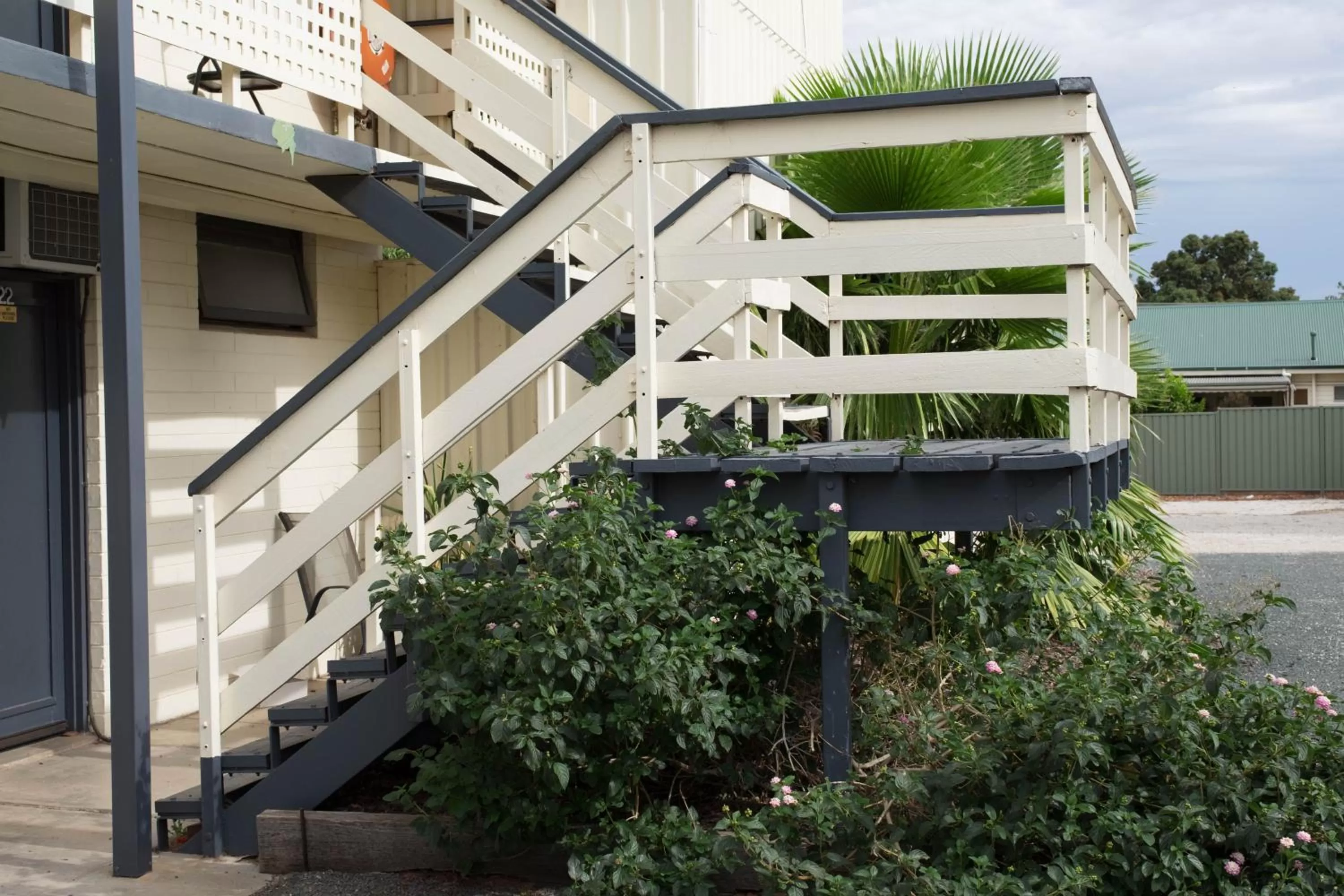 Pioneer Station Motor Inn