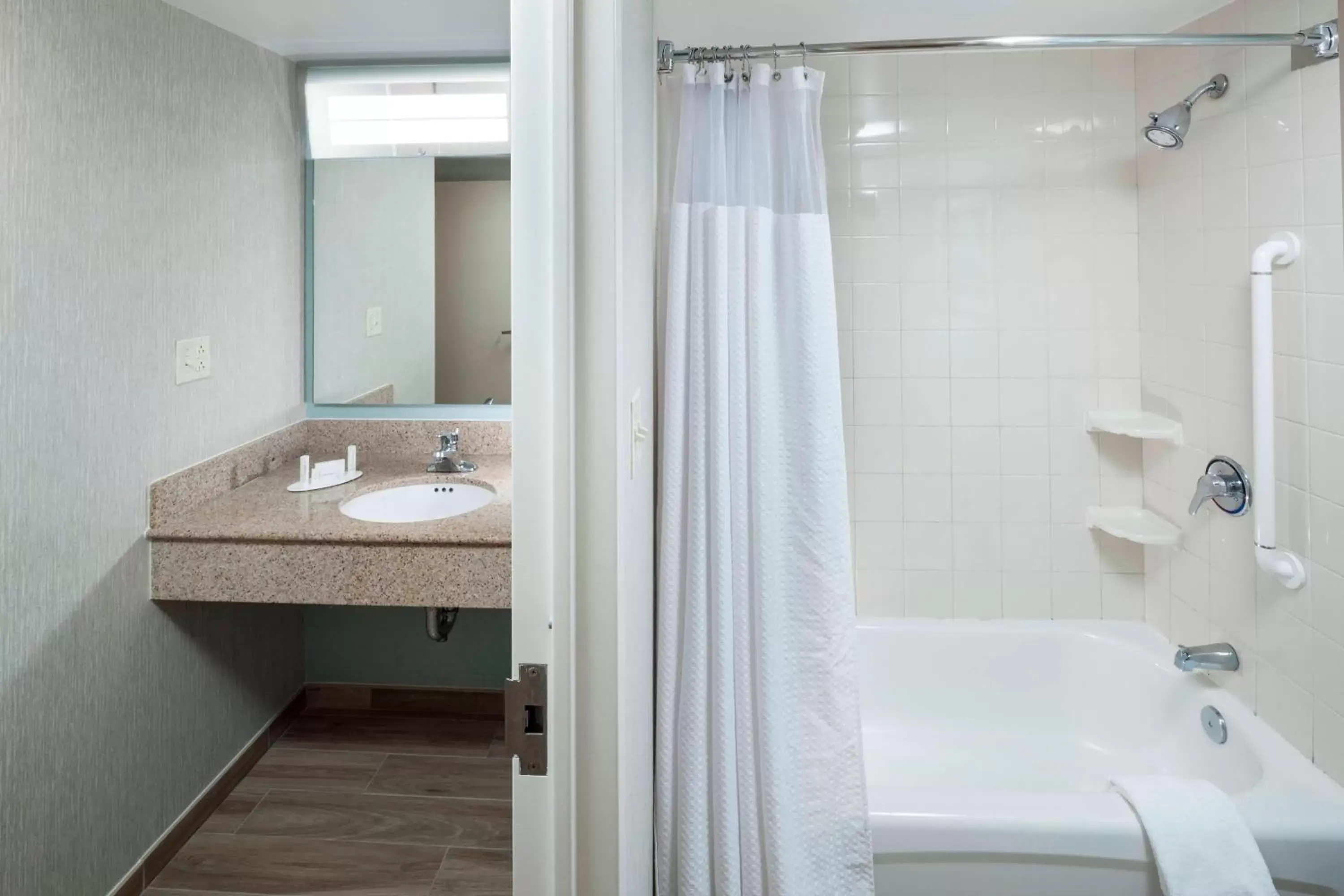 Bathroom in Courtyard Virginia Beach Oceanfront / North 37th Street