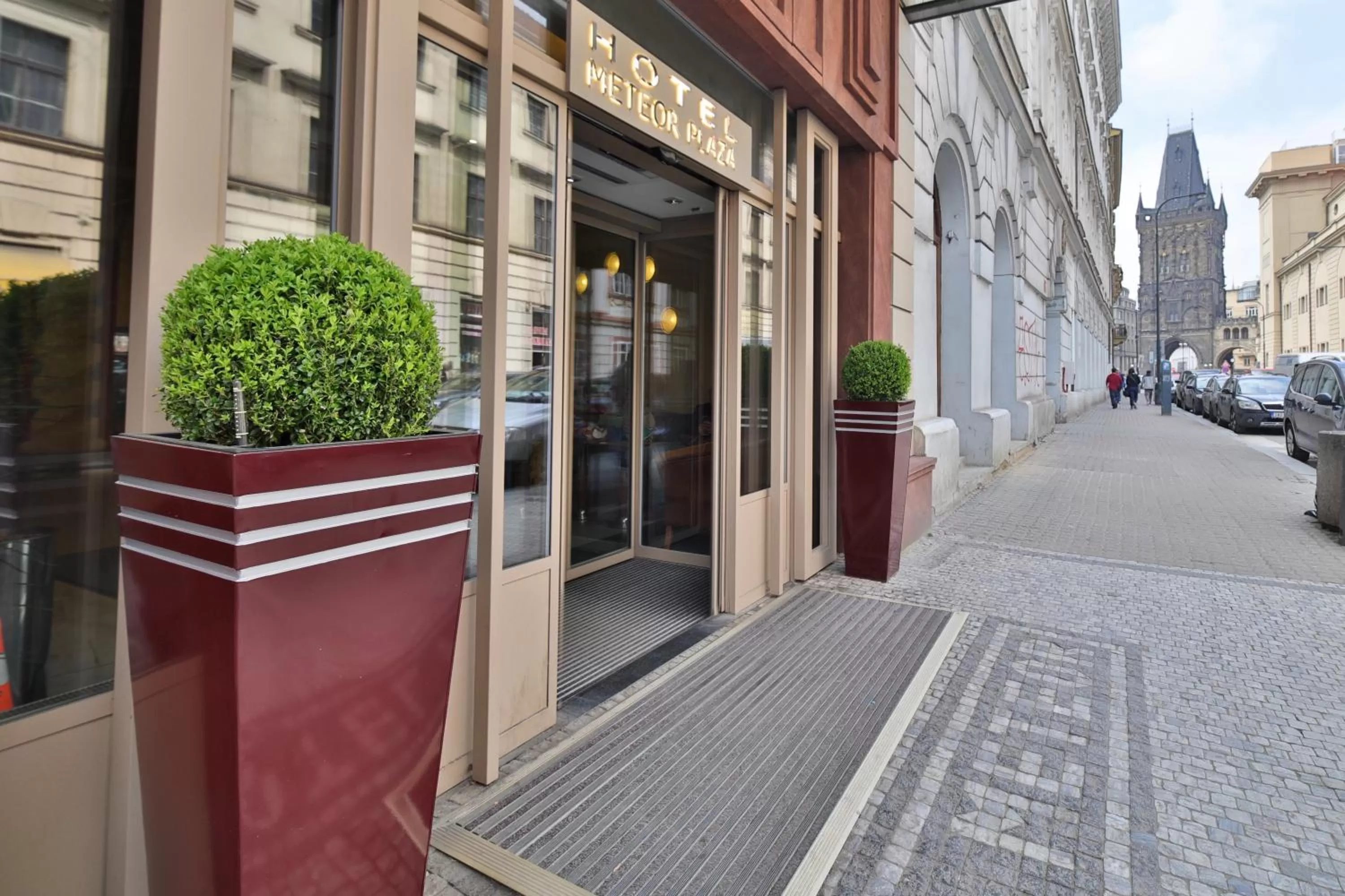 Facade/entrance in Hotel Meteor Plaza Prague