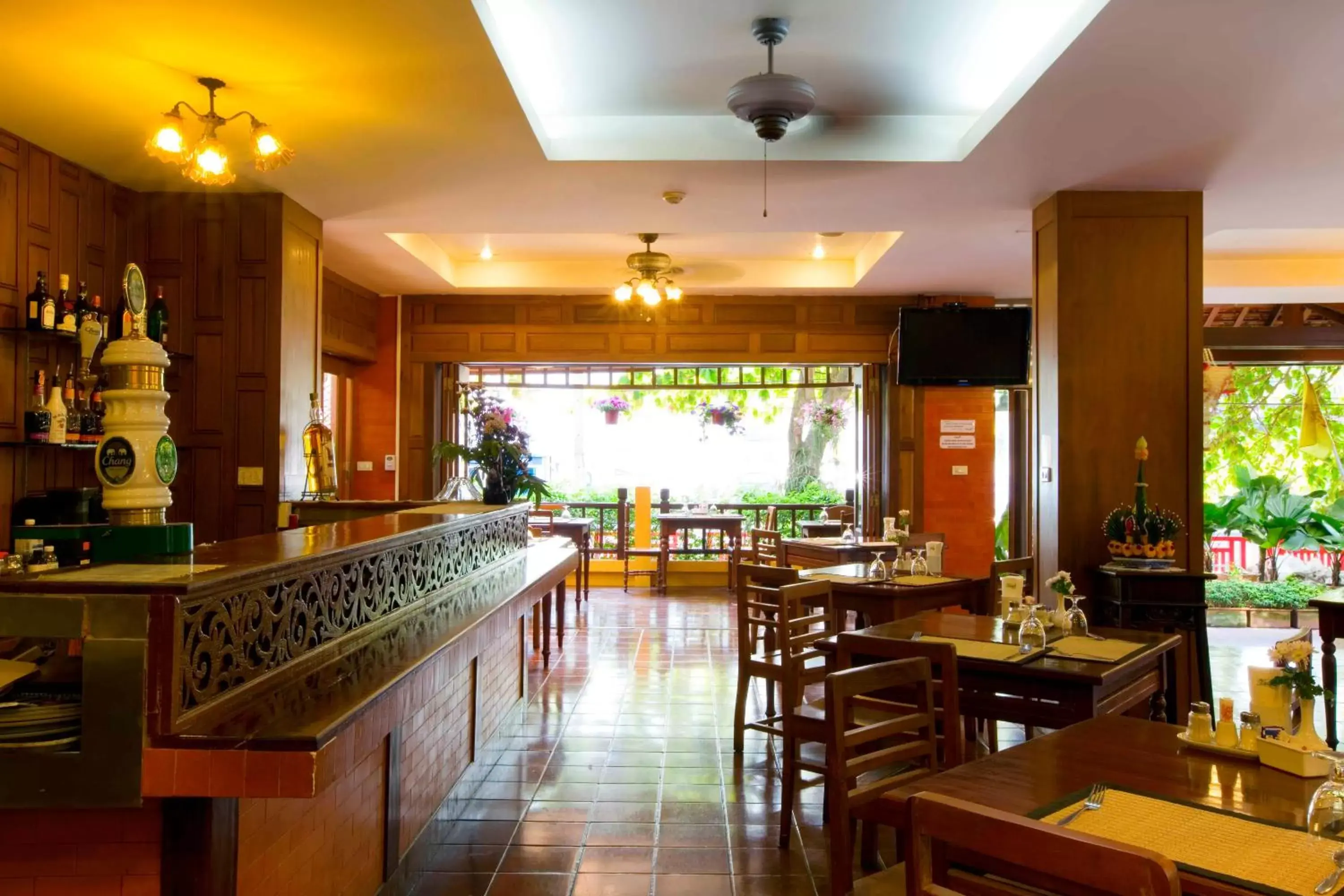 Restaurant/Places to Eat in Lamphu Tree House Boutique Hotel