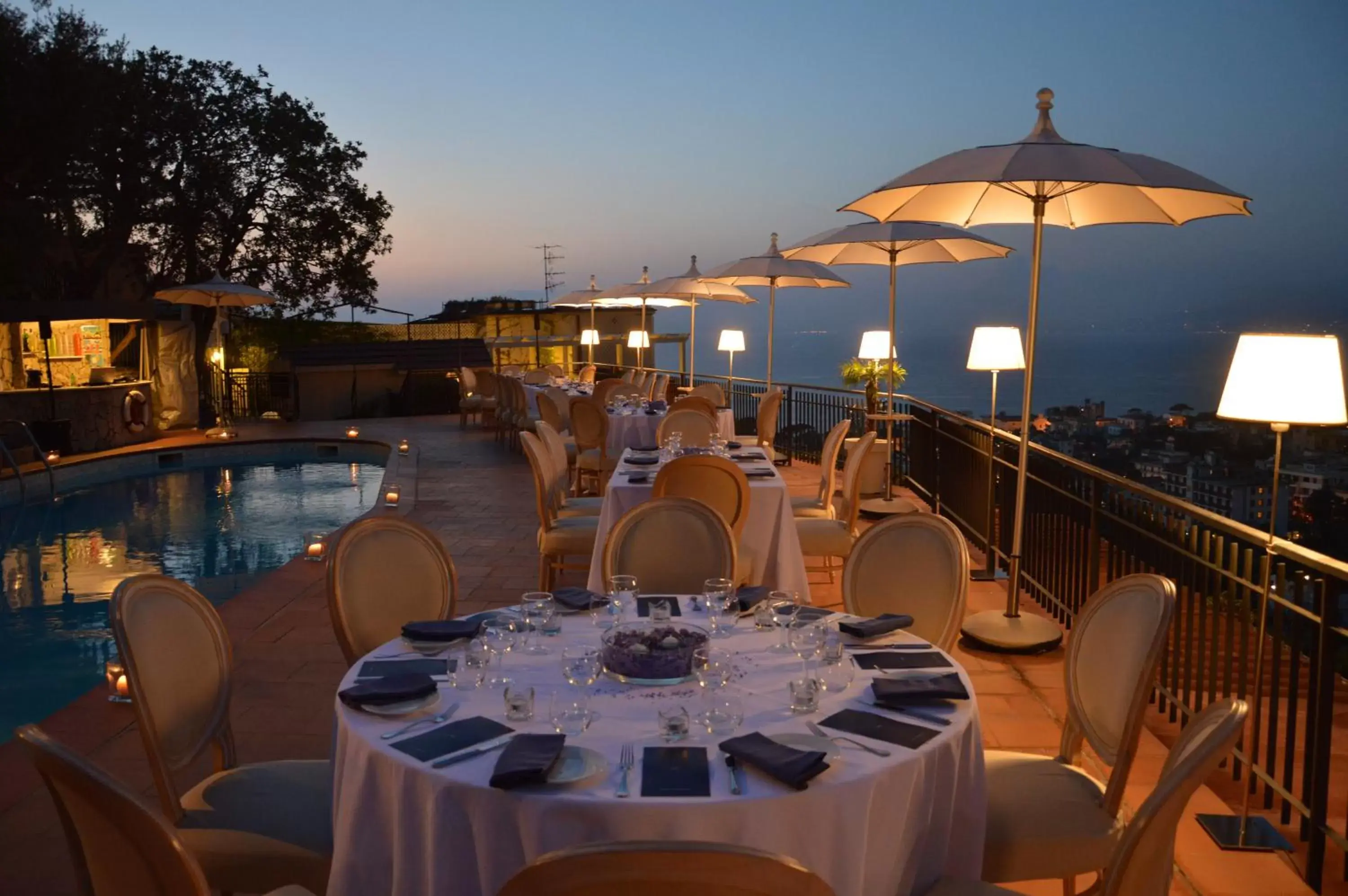 Banquet/Function facilities, Restaurant/Places to Eat in Hotel Cristina