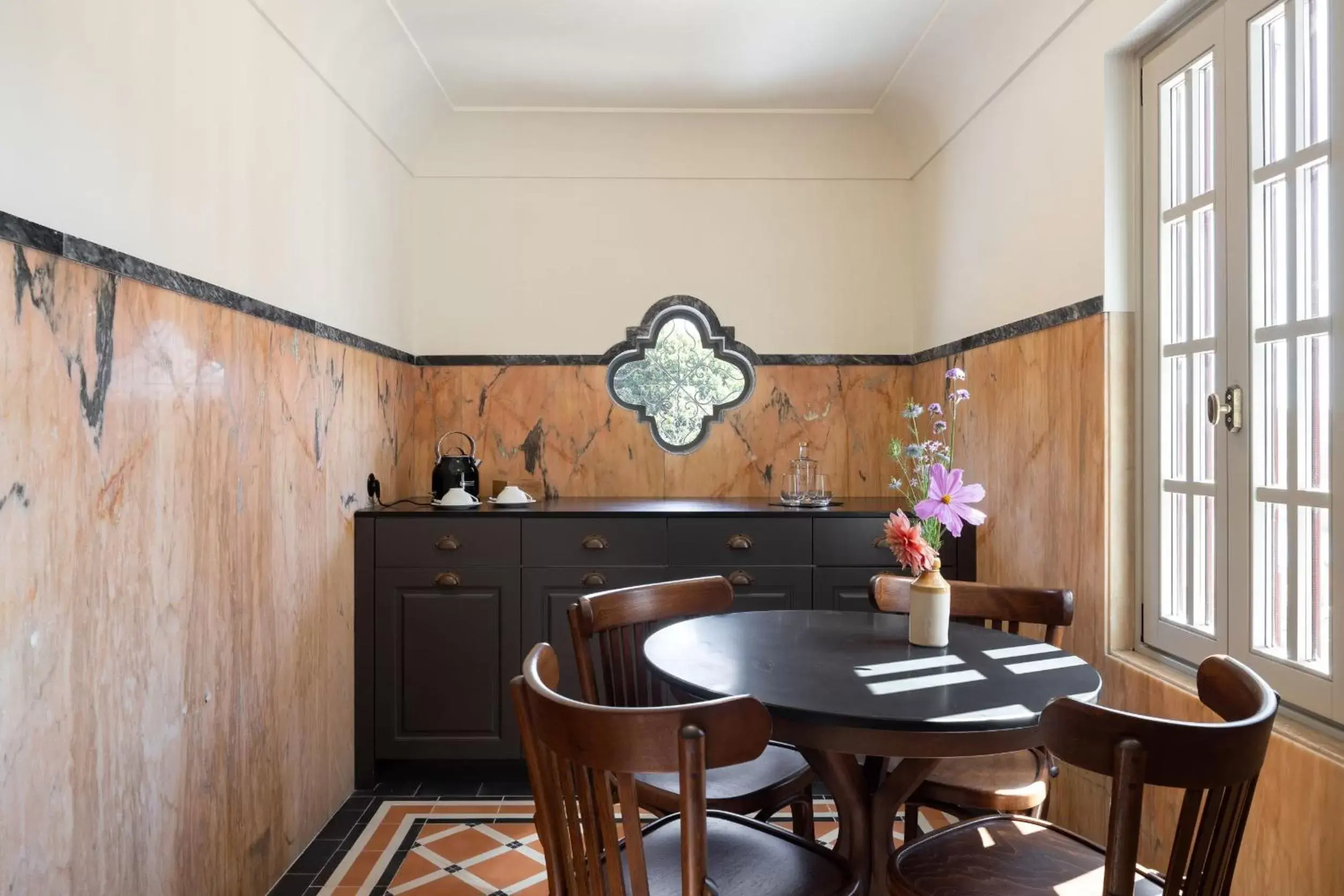 Dining Area in CASA CAMÉLIA