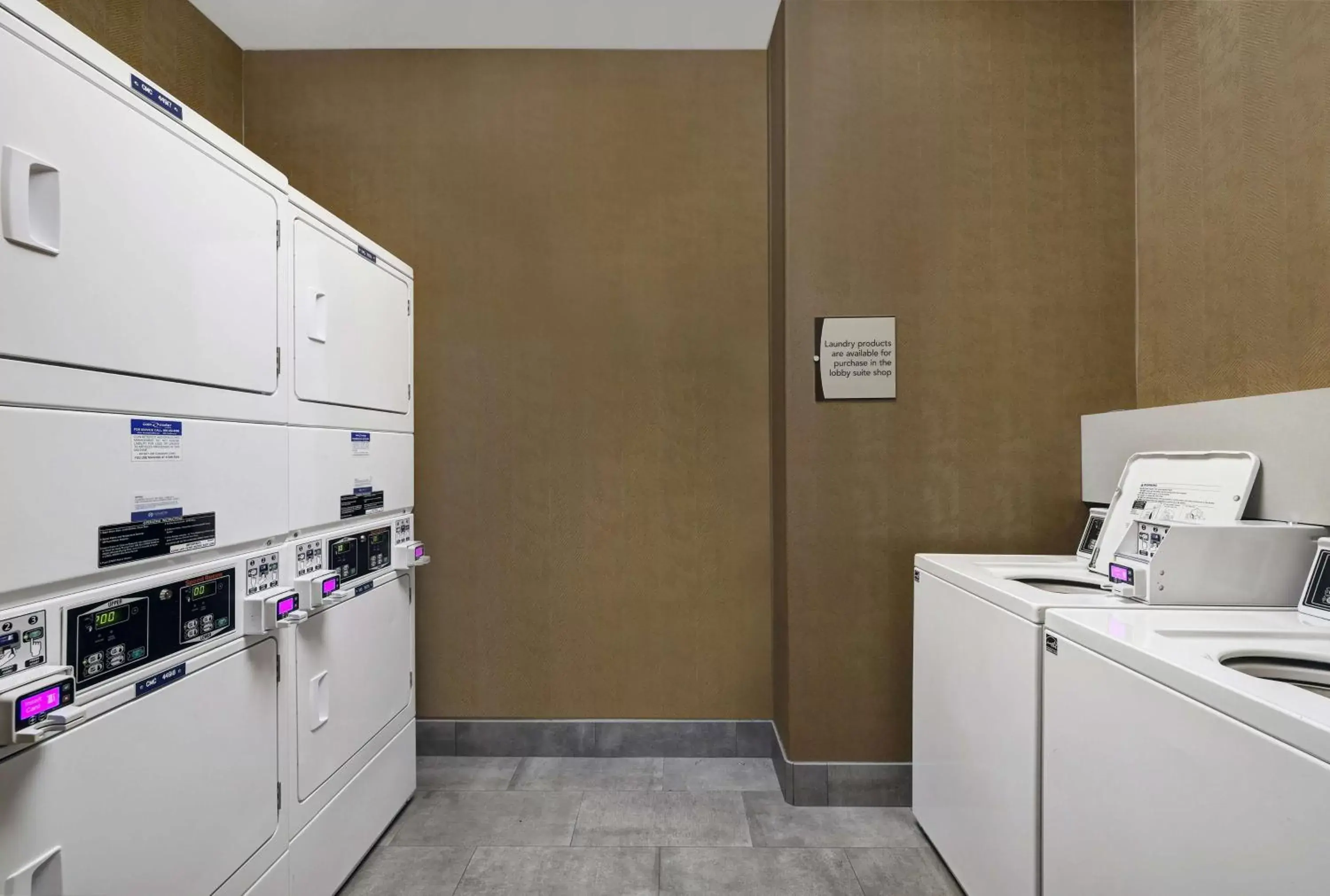 Property building, Kitchen/Kitchenette in Homewood Suites by Hilton Vancouver / Portland