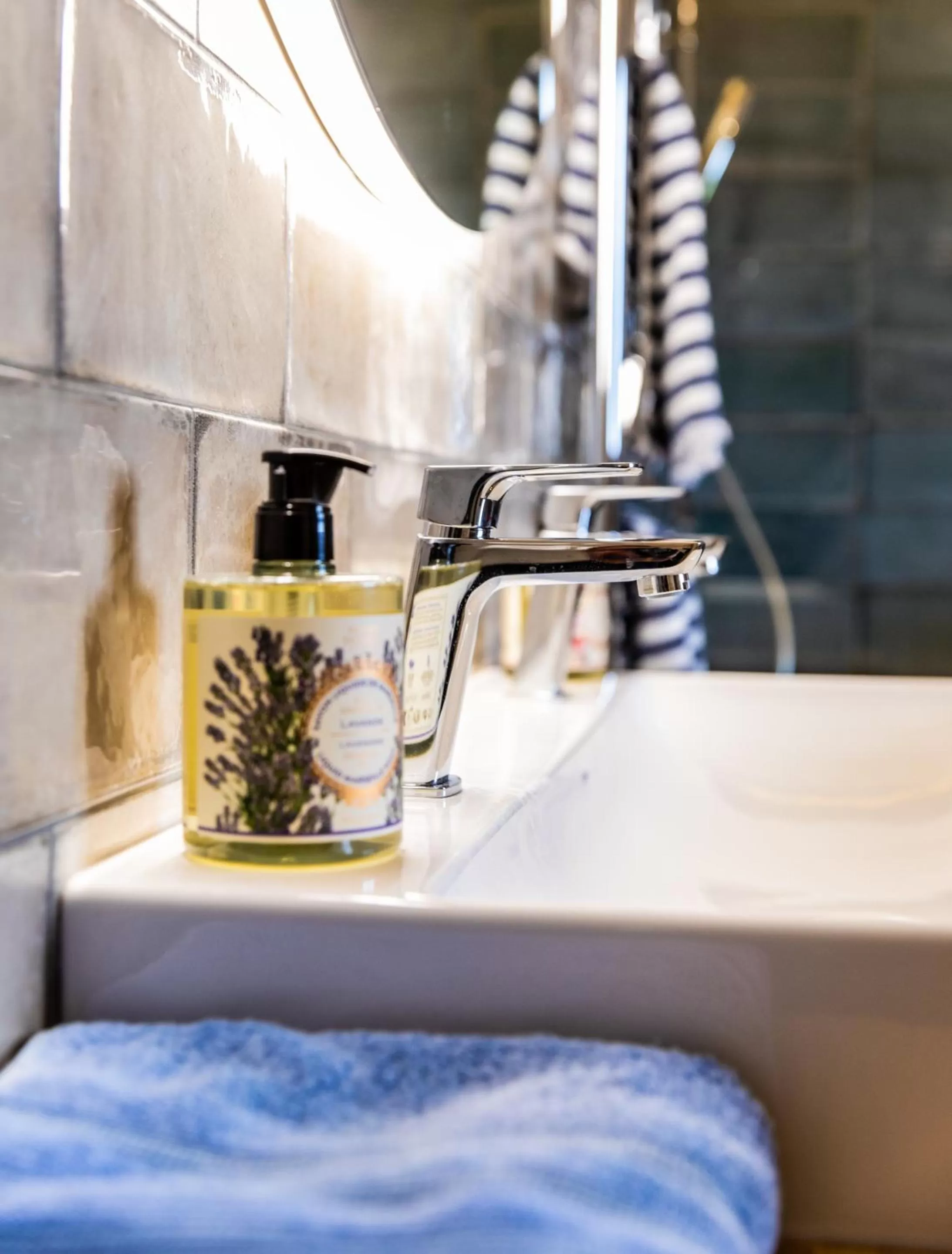 Bathroom in Les Yourtes de Provence