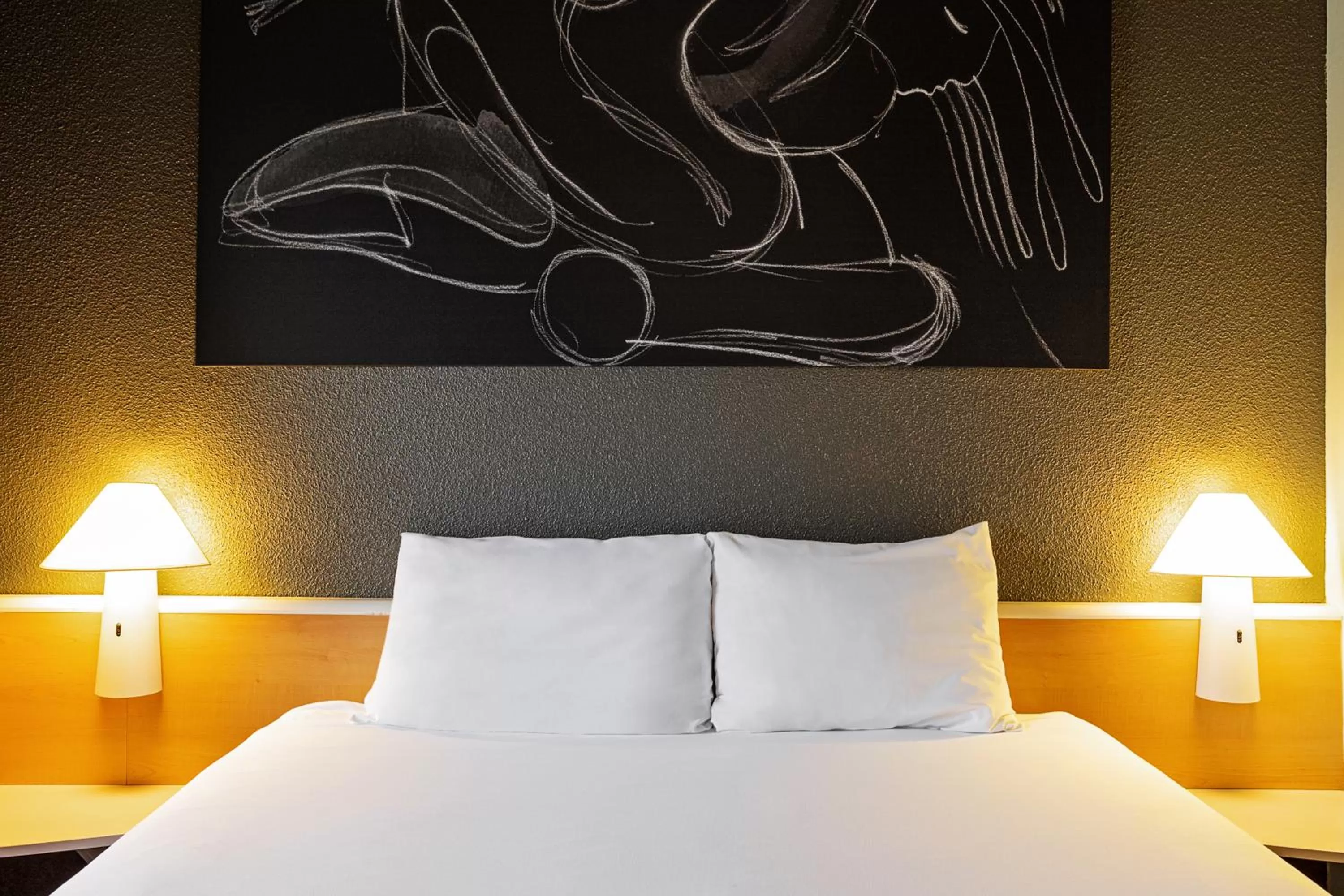 Bed in Ibis Salamanca