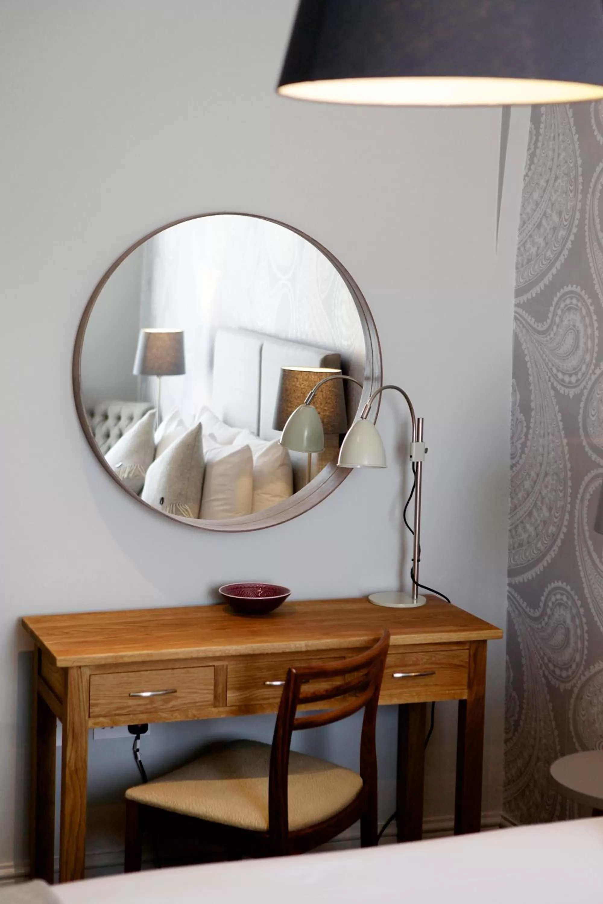 Decorative detail, Bed in The Rose and Crown