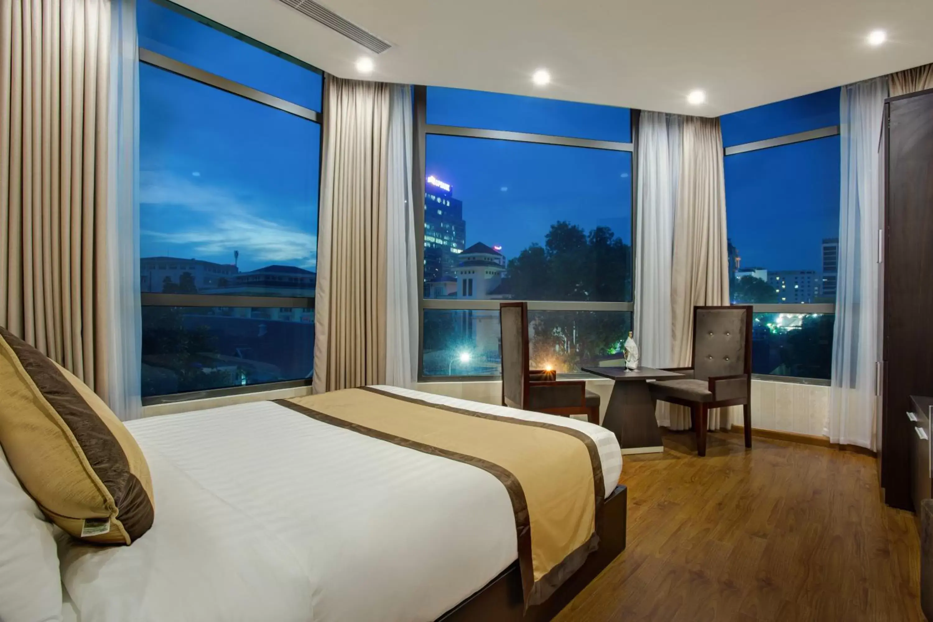 Bedroom, Mountain View in TQT Hotel