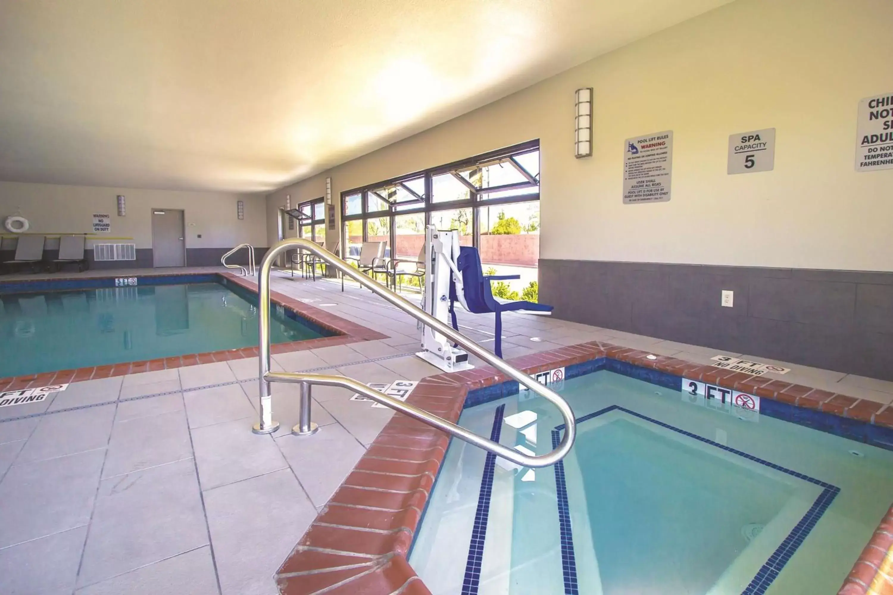 On site, Swimming Pool in La Quinta Inn & Suites by Wyndham Pampa