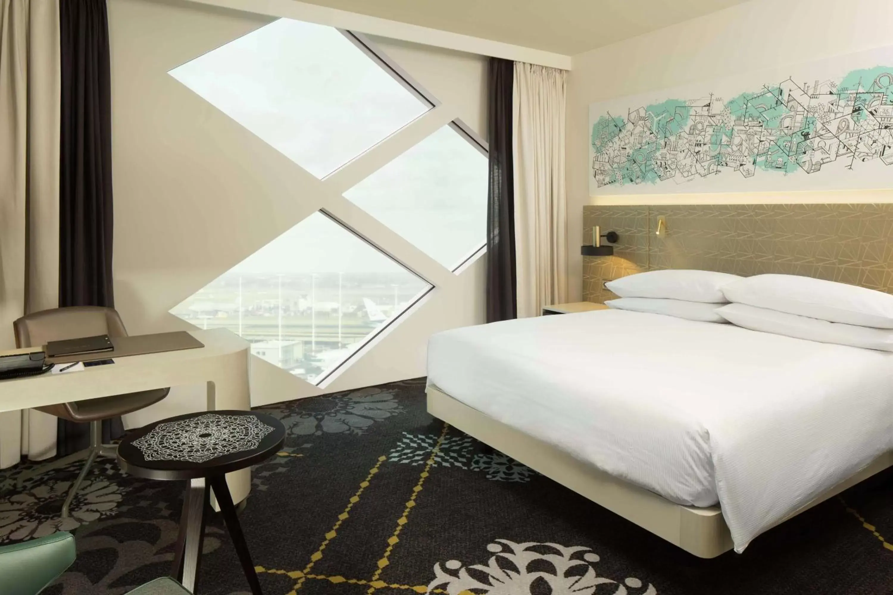 Bedroom, Bed in Hilton Amsterdam Airport Schiphol