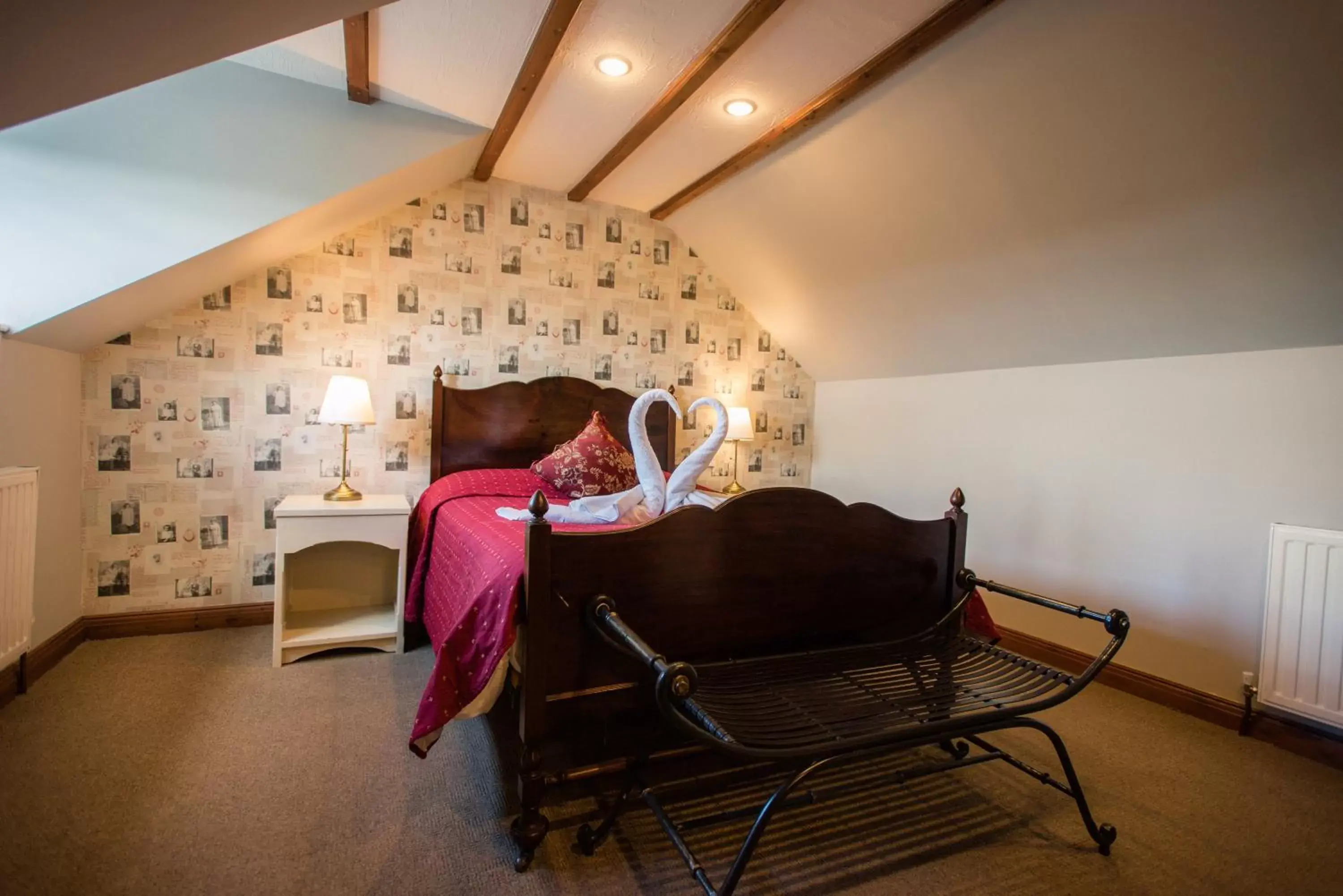 Bedroom, Seating Area in The Royal Arms Hotel