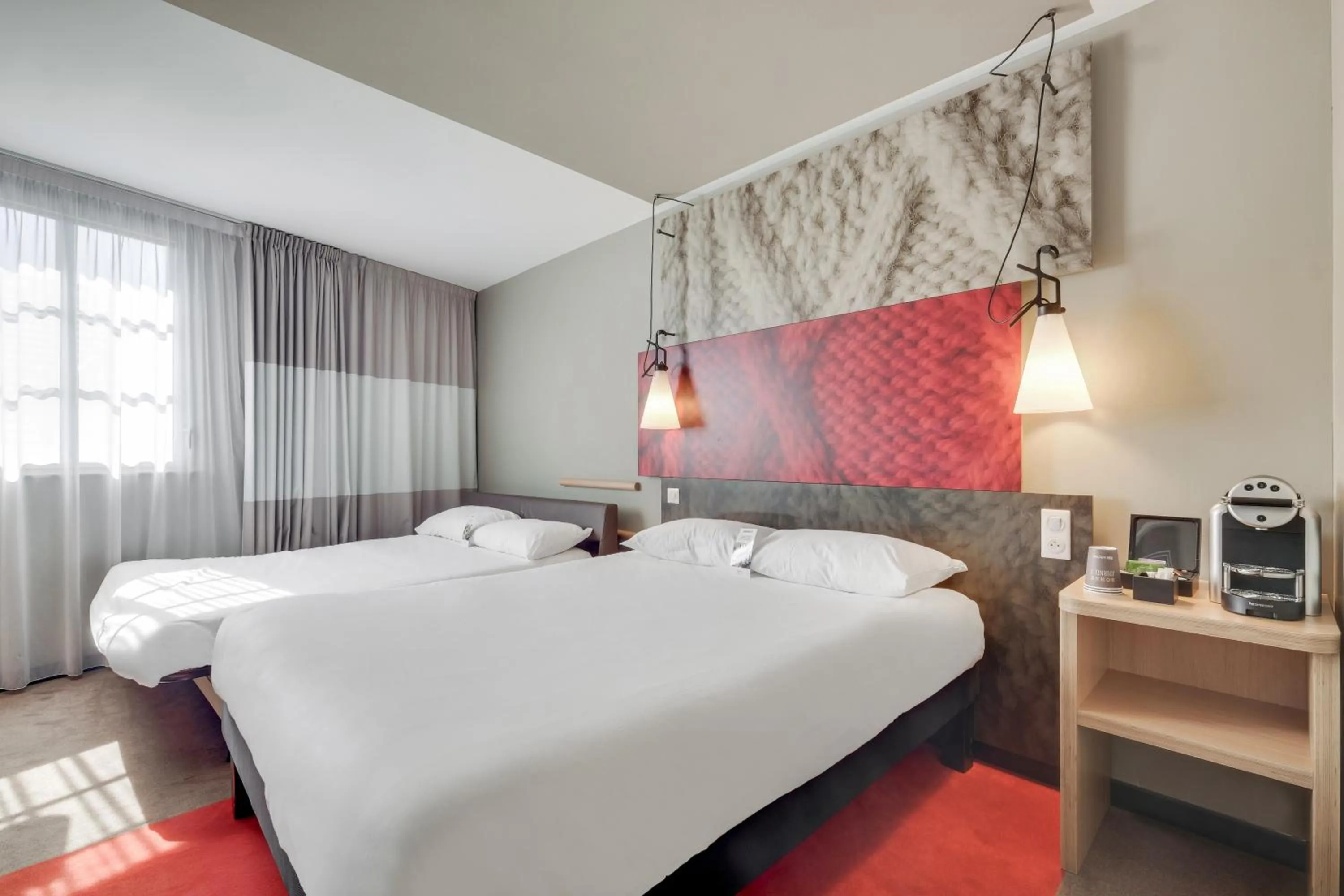 Bed in ibis Saint Germain en Laye Centre