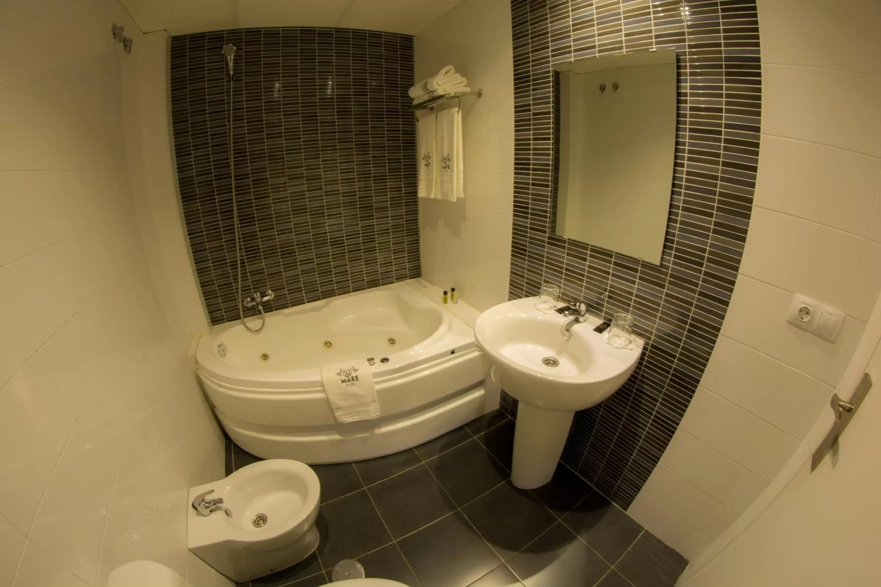 Bathroom in Mare Hotel