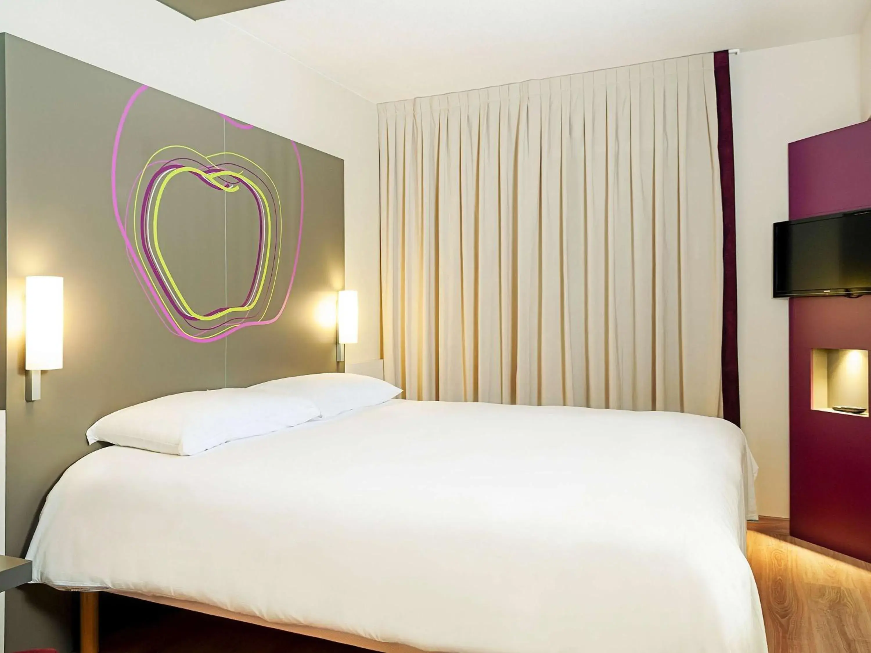 Bedroom, Bed in ibis Styles Lleida Torrefarrera