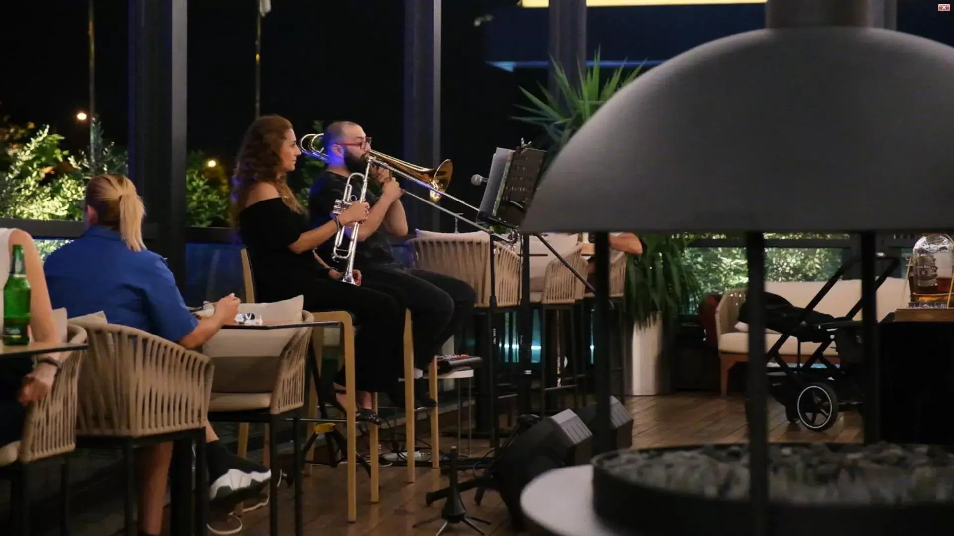 Evening entertainment in Hampton by Hilton Samsun