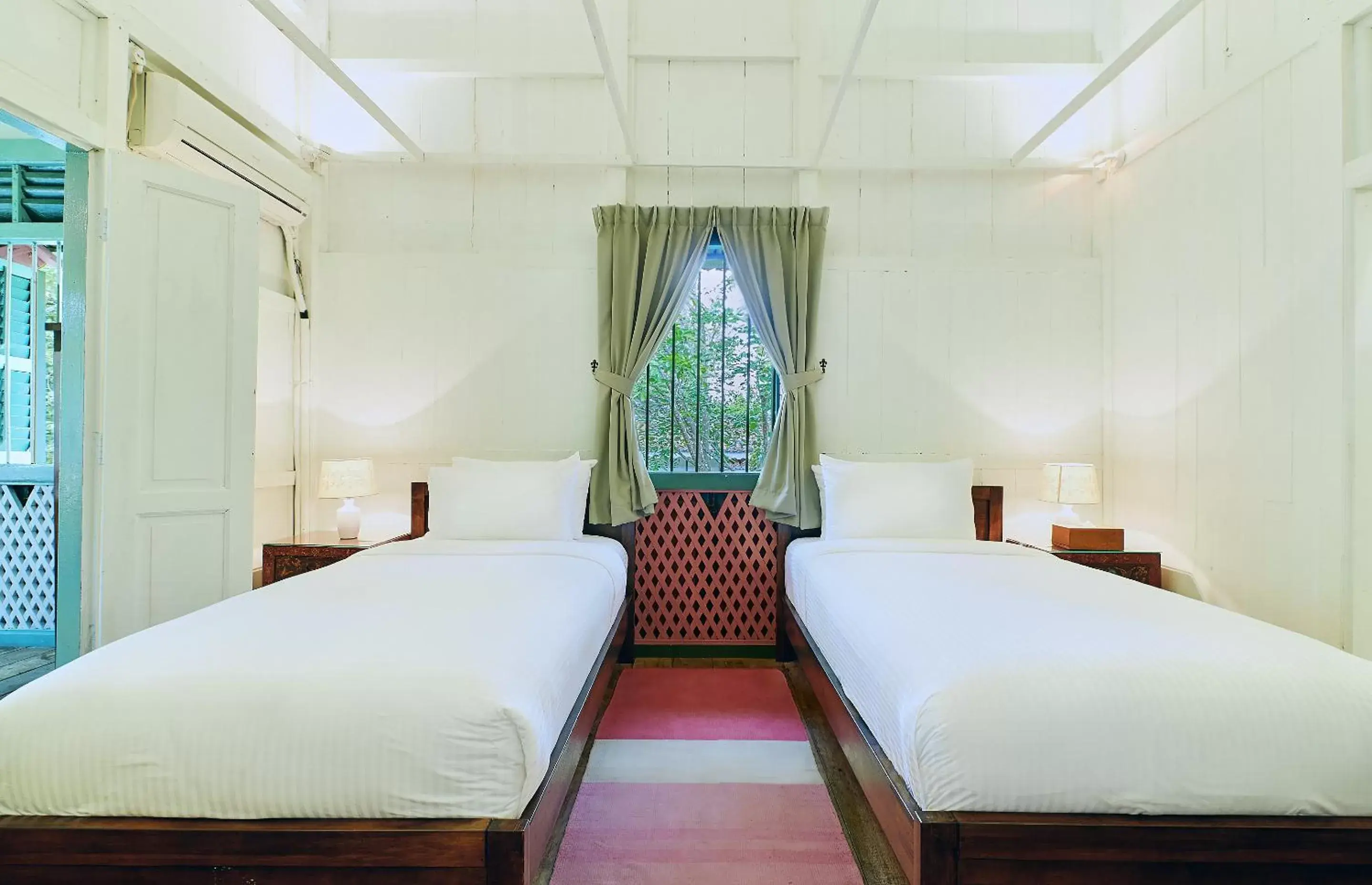 Bedroom, Bed in Temple Tree Resort