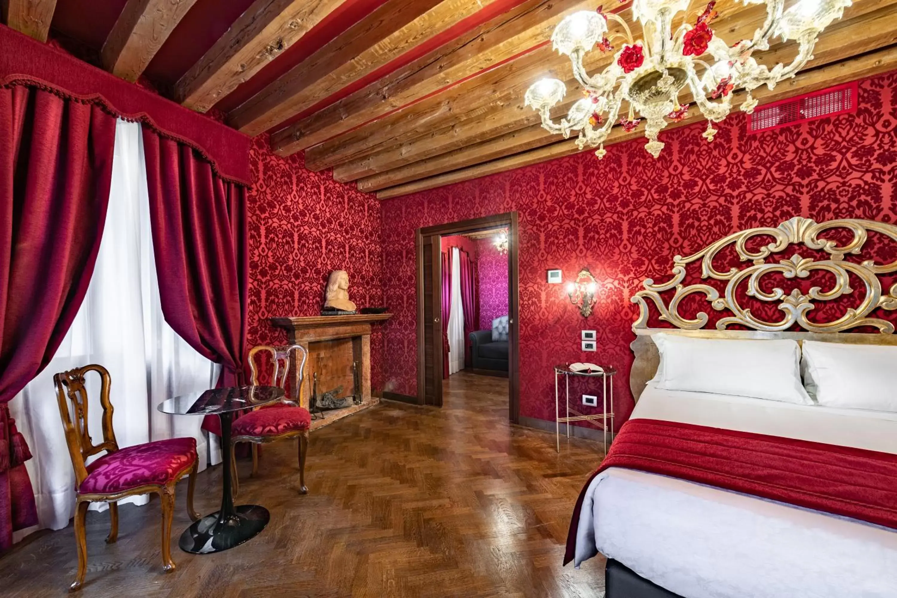 Photo of the whole room, Bed in Palazzo San Lorenzo