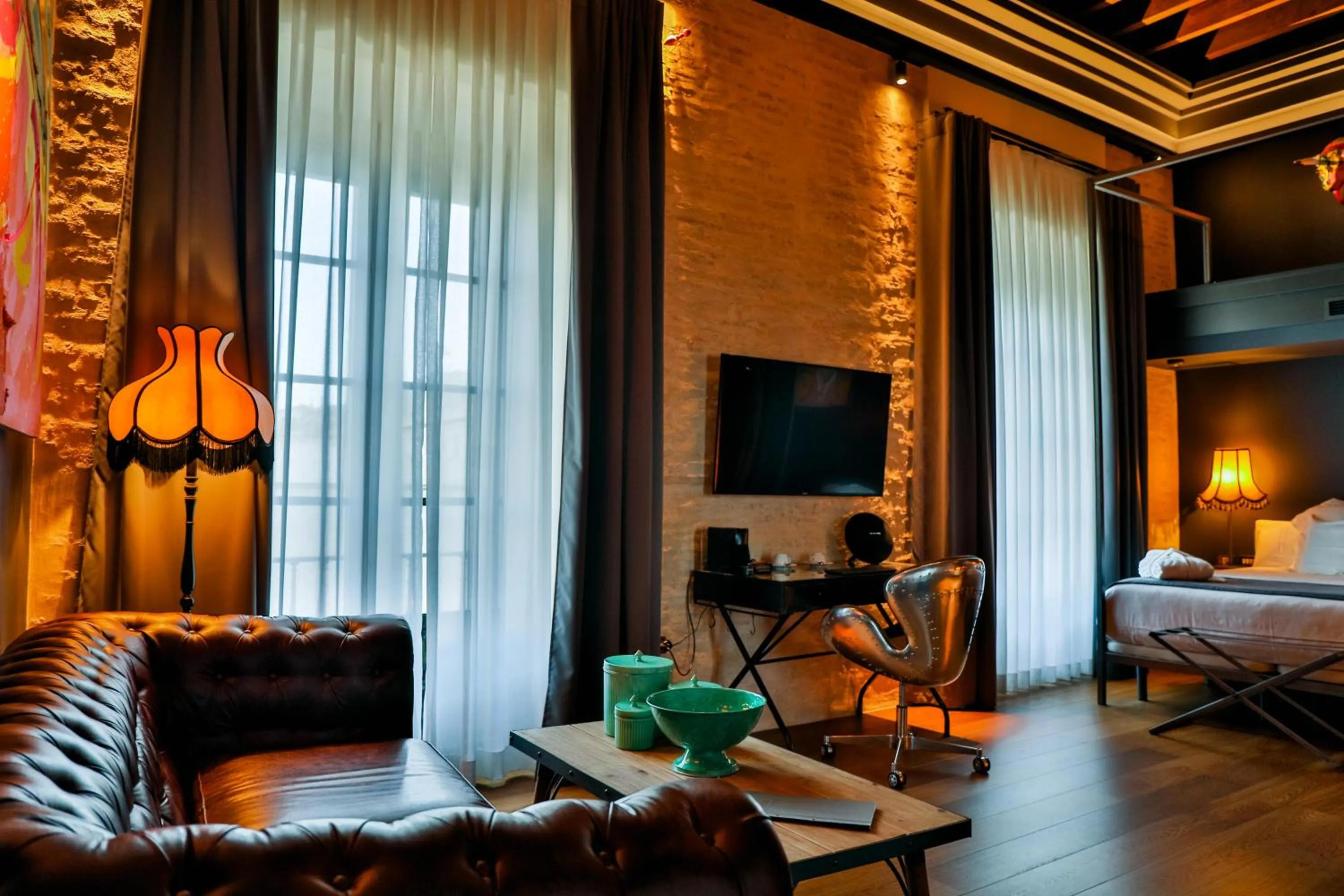 TV and multimedia, Bed in Hotel Lobby