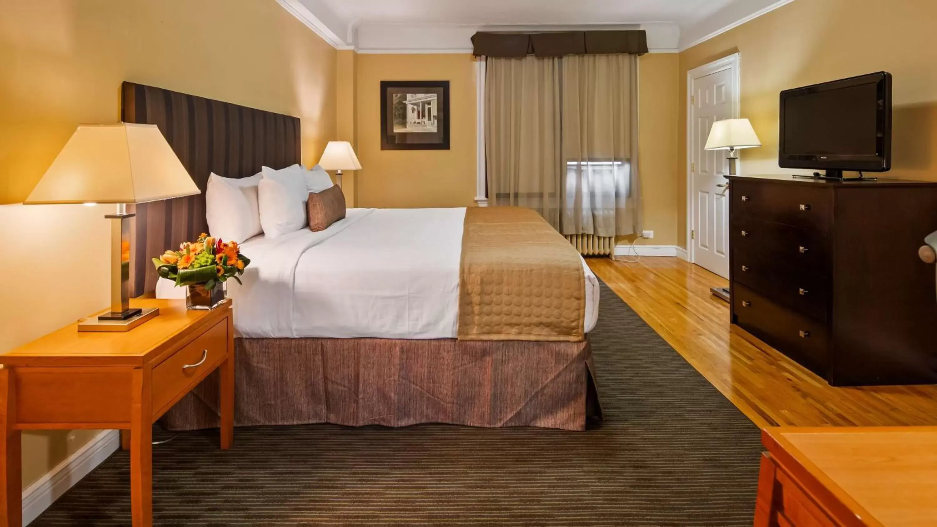 Photo of the whole room, Bed in Best Western Plus Hospitality House Suites