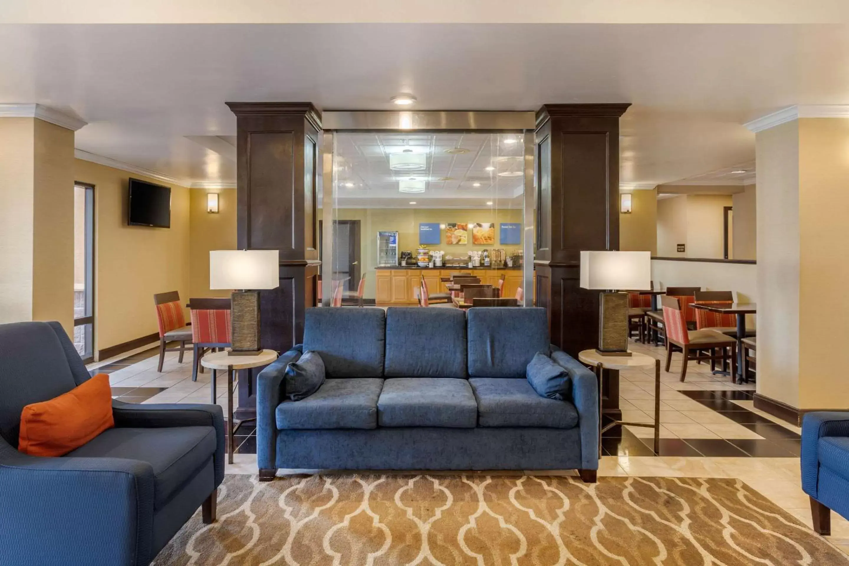 Lobby or reception, Seating Area in Comfort Inn 290/NW