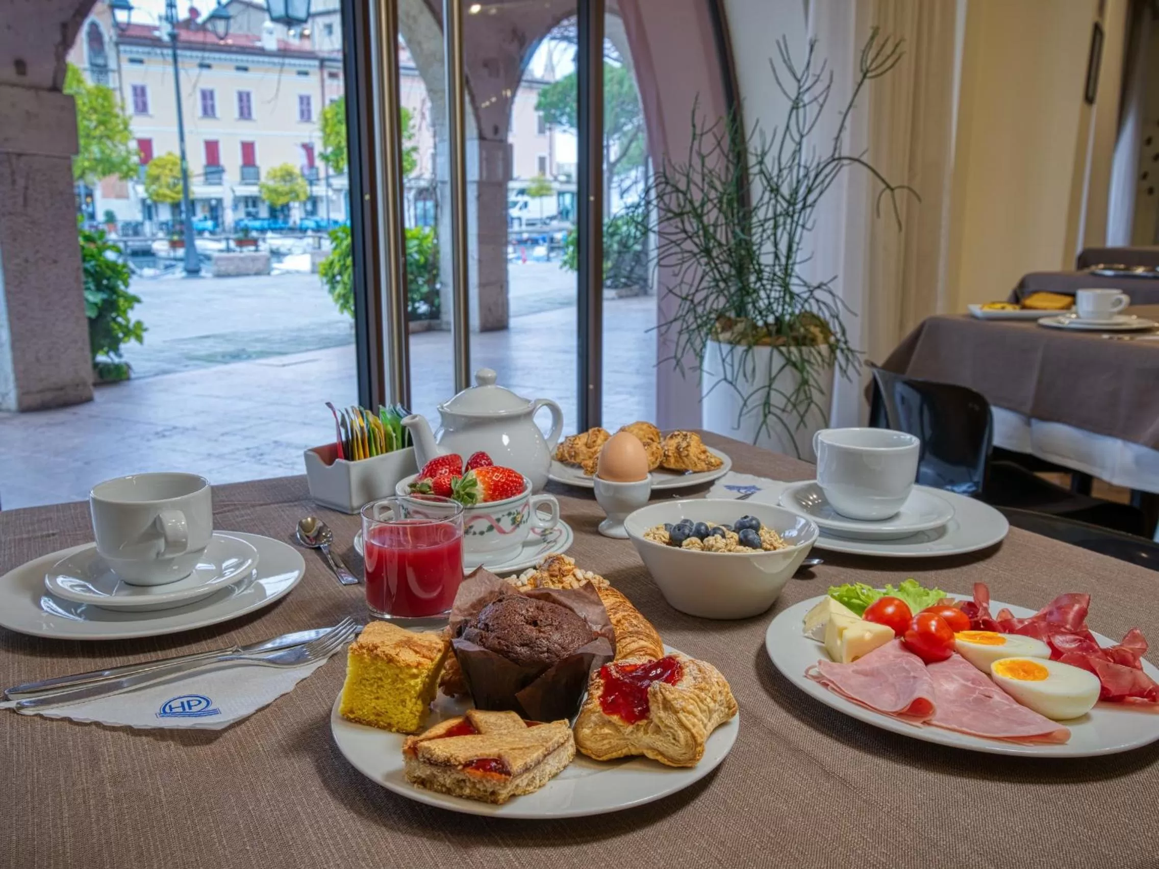 Breakfast in Hotel Piroscafo