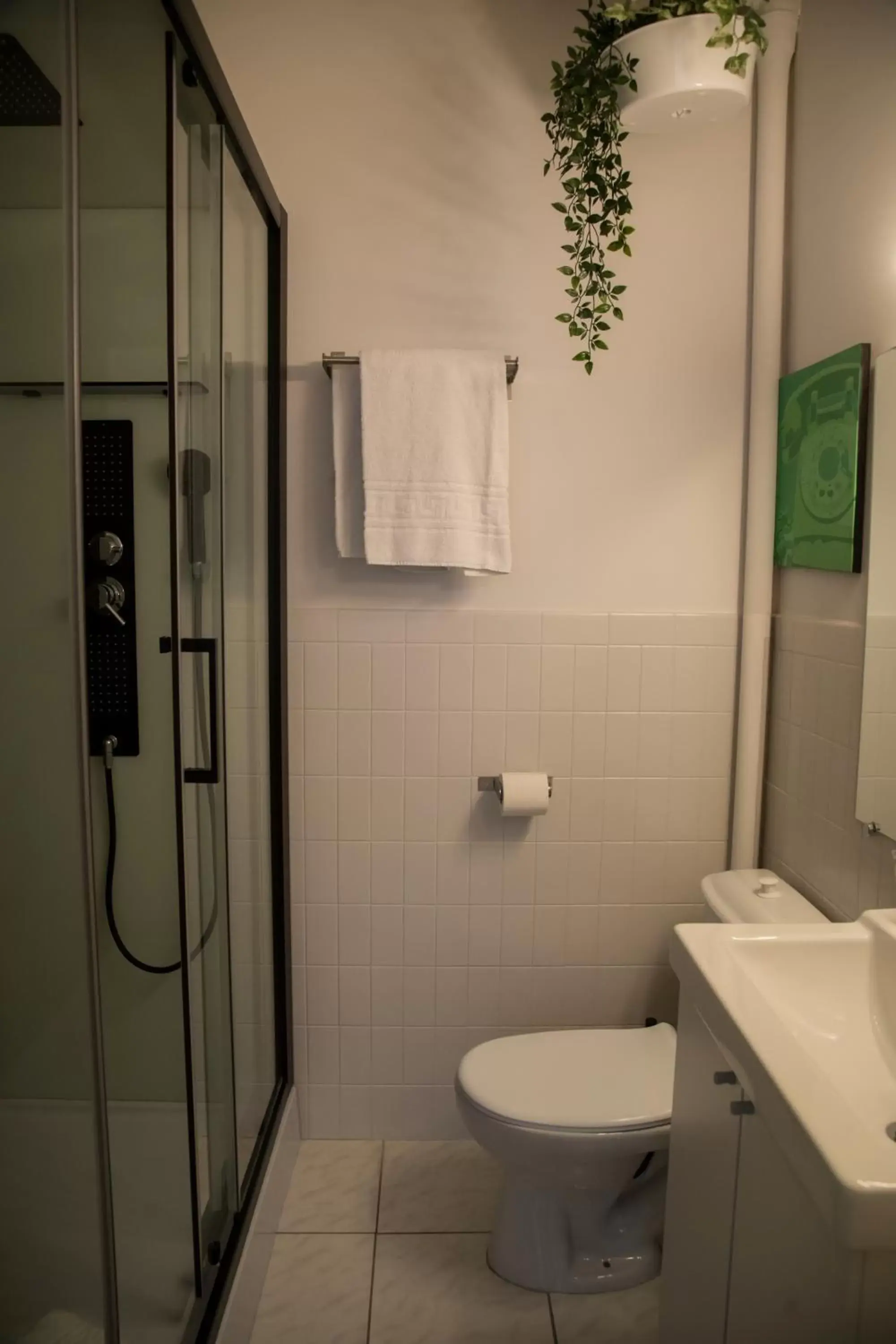 Bathroom in Hôtel Les Hauts de Meursault