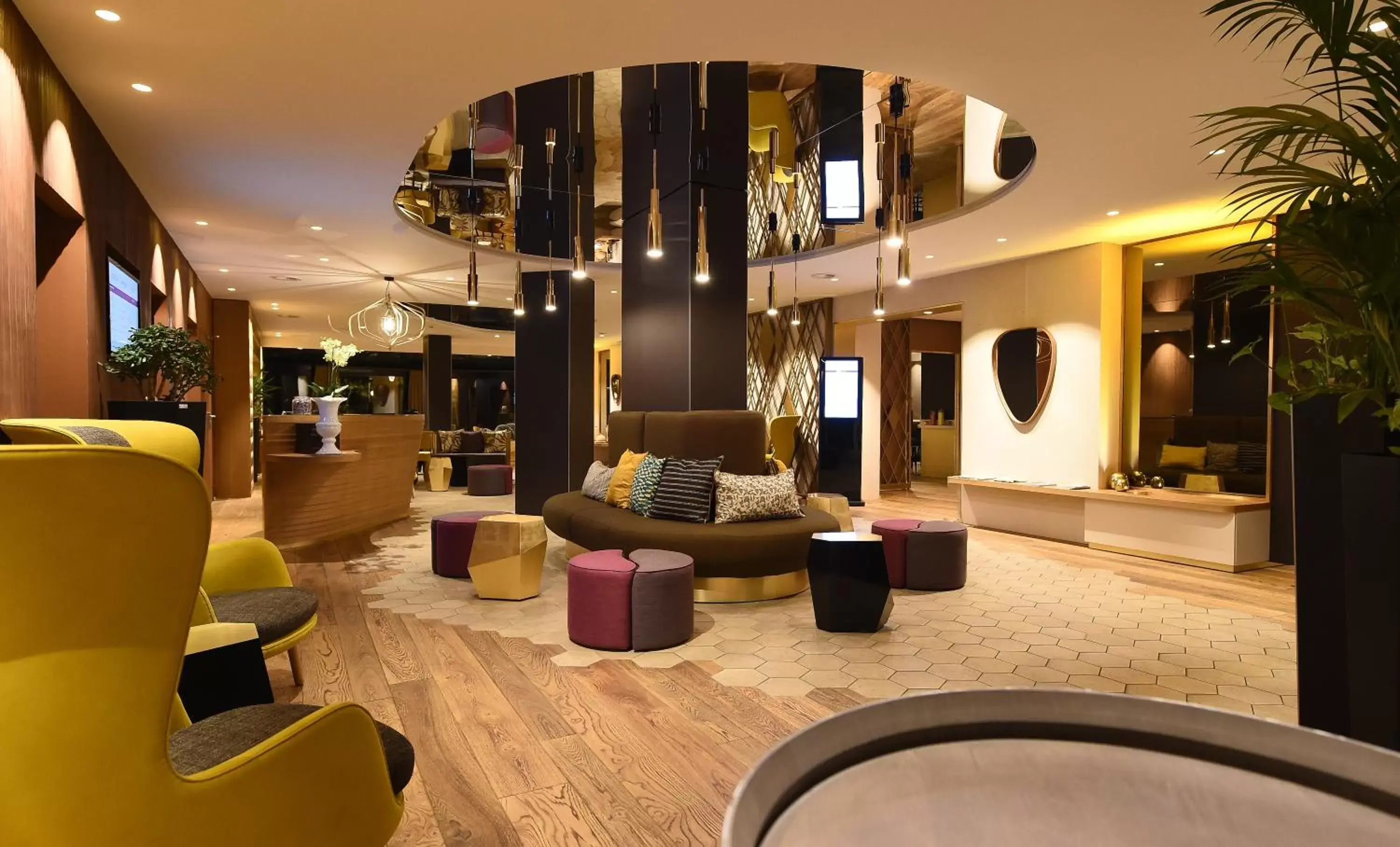 Lobby or reception, Lounge/Bar in Mercure Dijon Centre Clemenceau