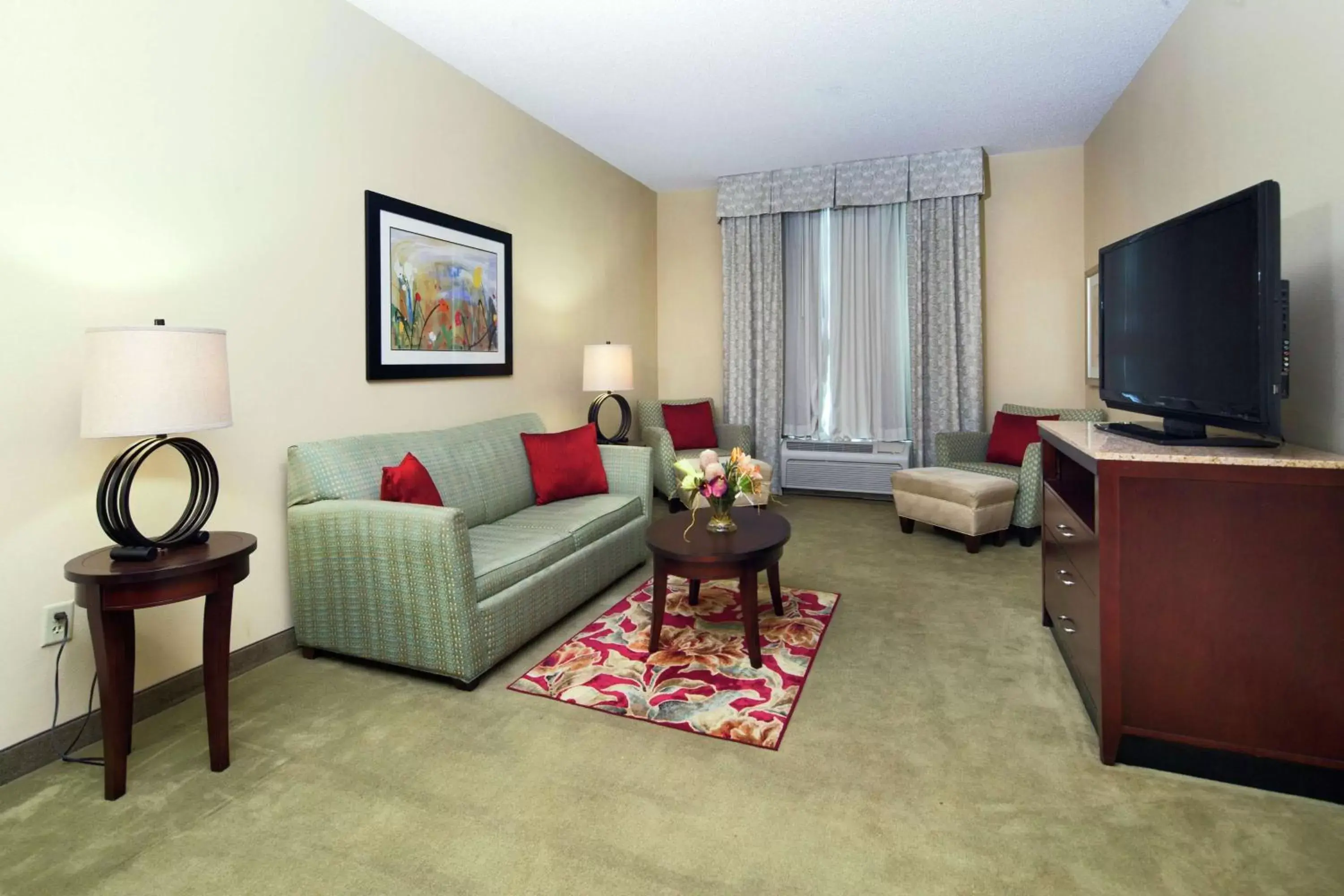 Bedroom, Seating Area in Hilton Garden Inn Valdosta