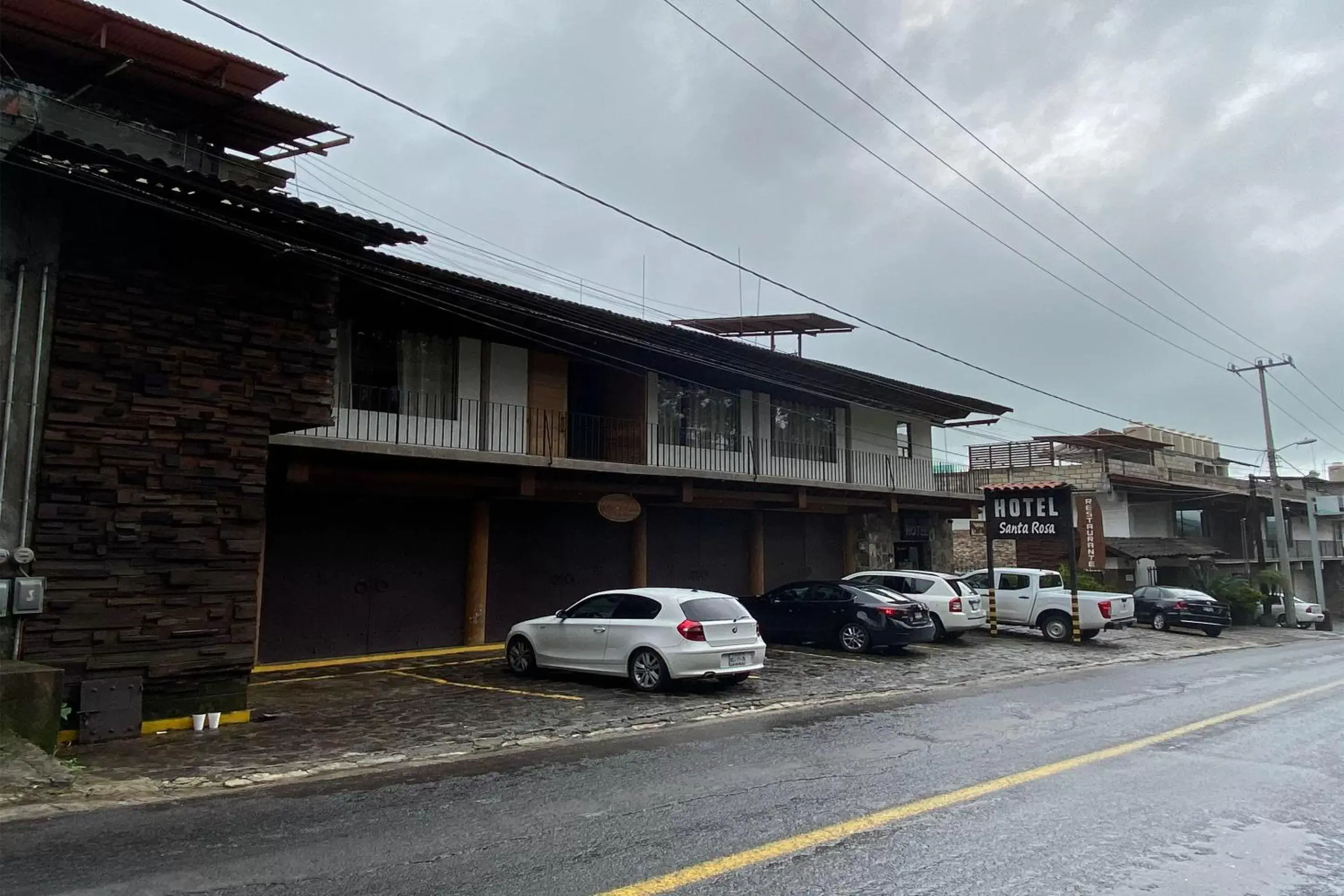 Facade/entrance, Property Building in Hotel Santa Rosa