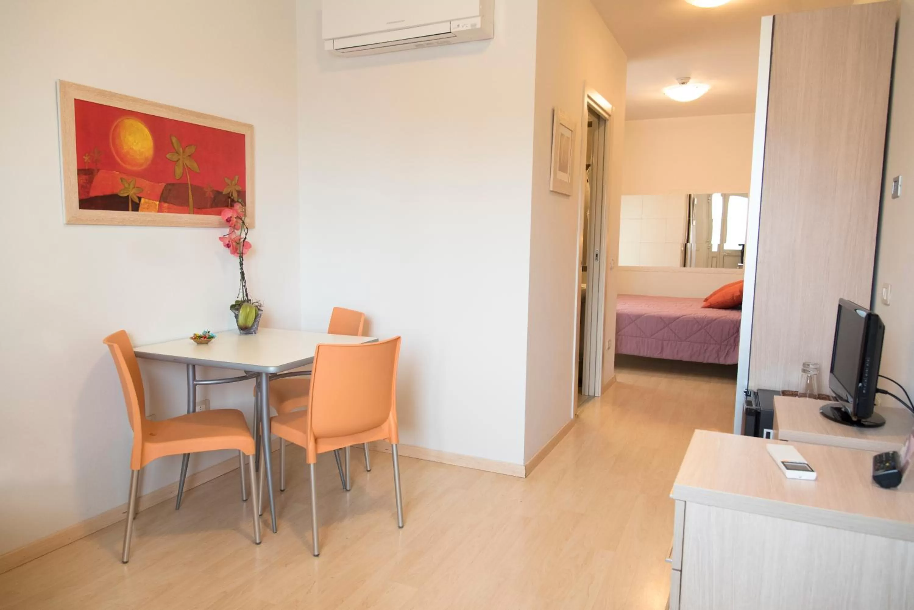 Dining area, Bed in Stilhotel