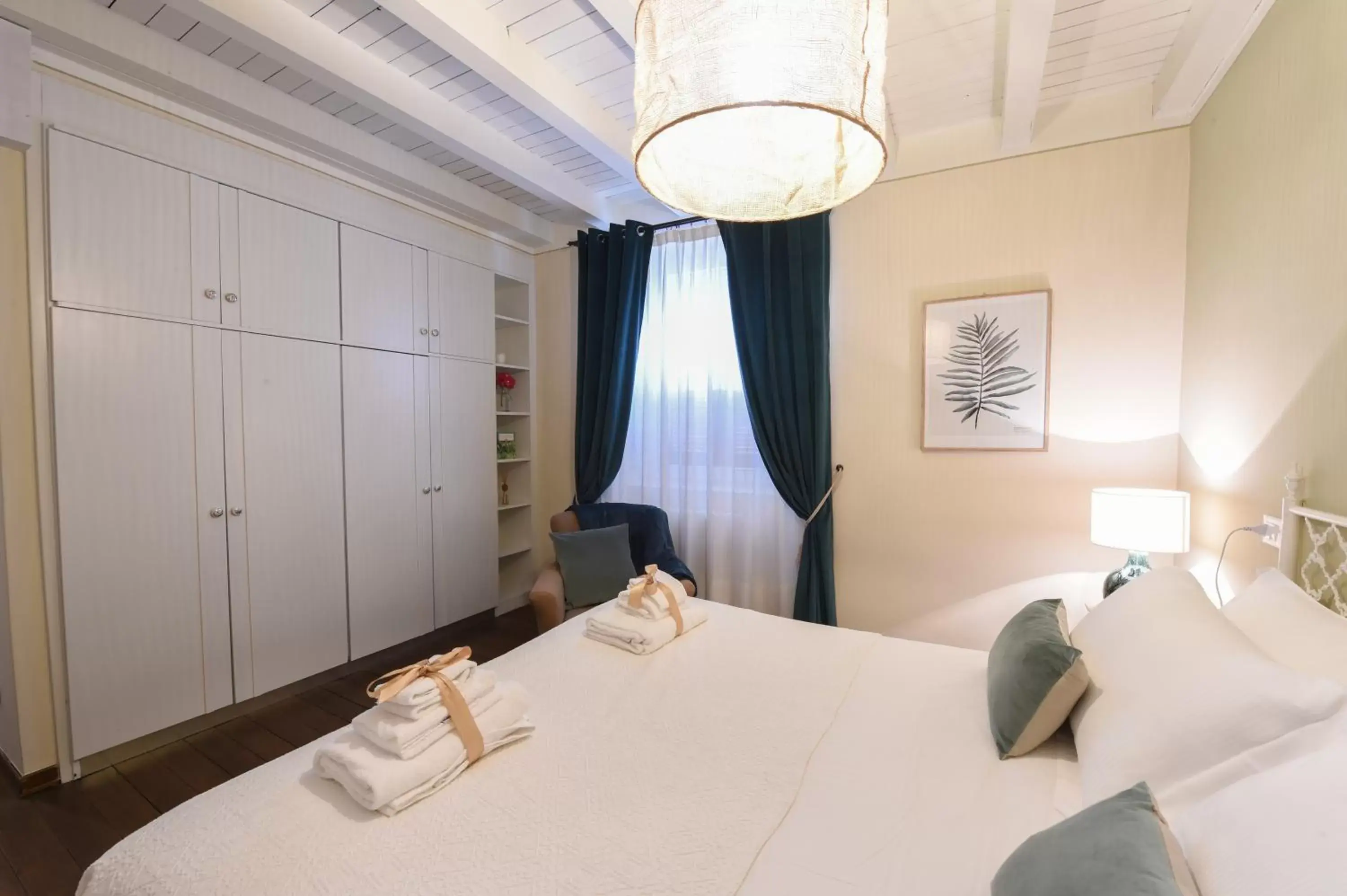 Bedroom, Bed in Il Giardino Segreto
