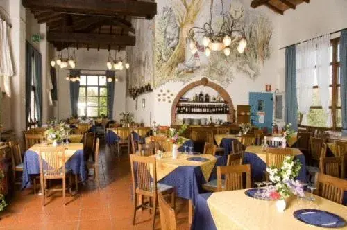 Restaurant/Places to Eat in Hotel Residence Sant'Uberto