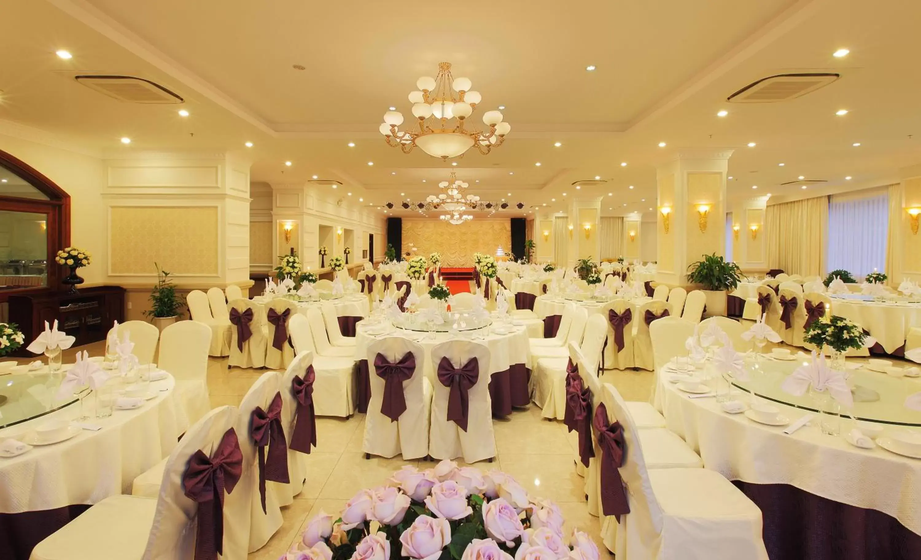 Restaurant/places to eat, Banquet Facilities in Ha Long DC Hotel