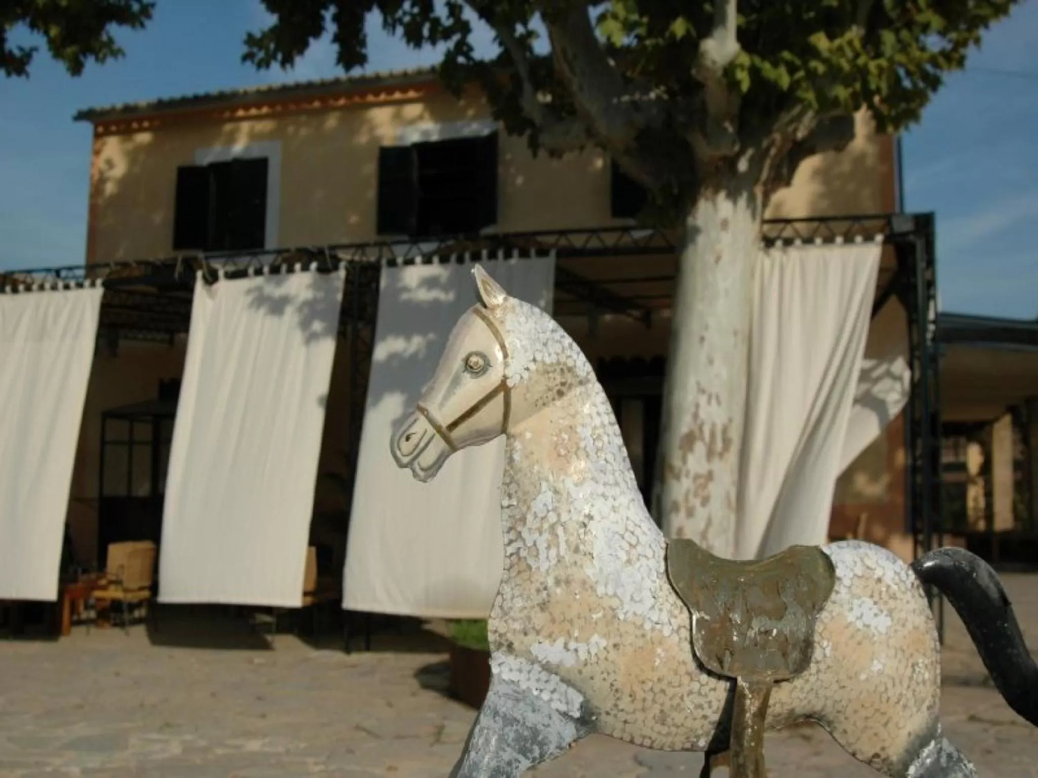 Decorative detail, Other Animals in loftOtel canet