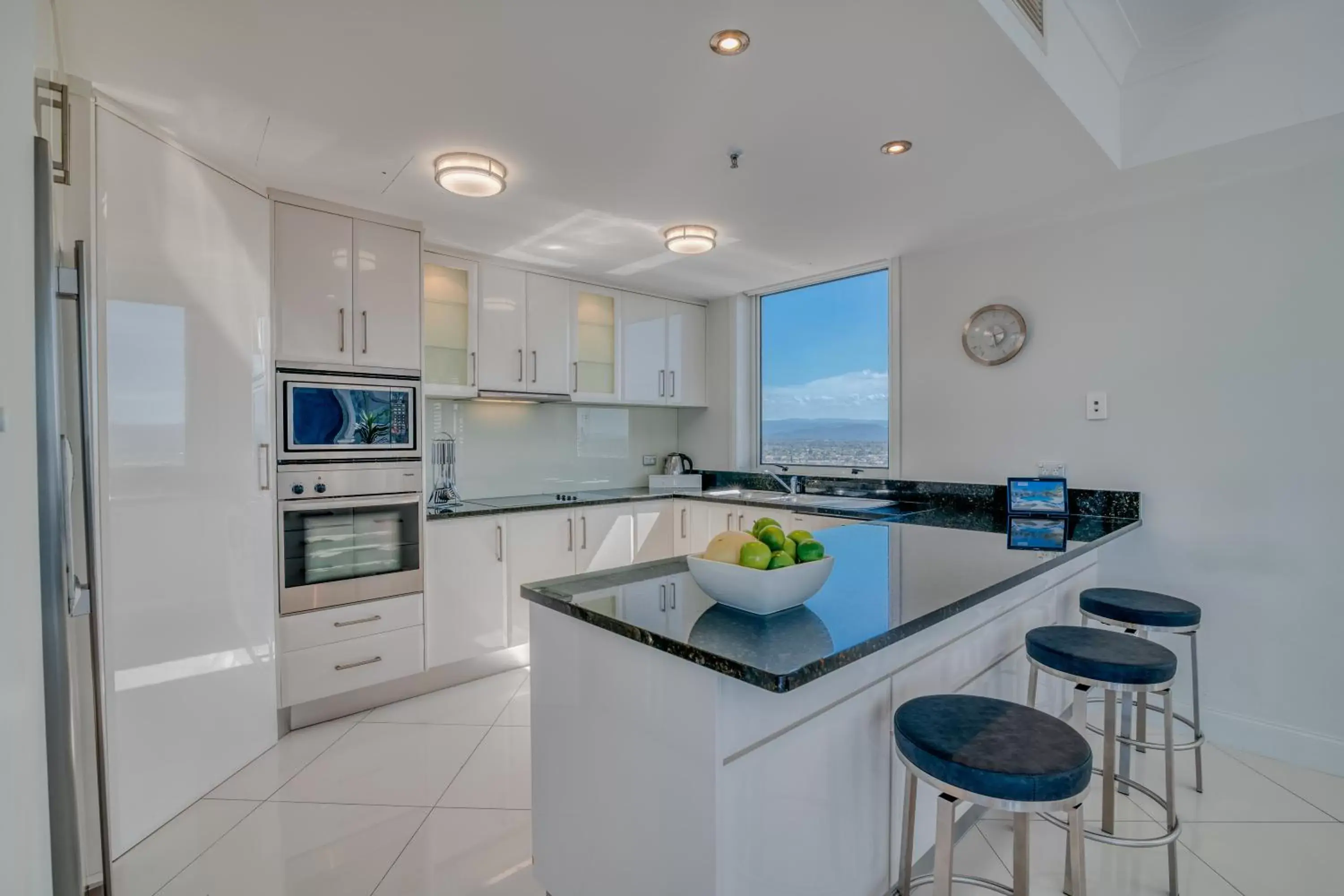 Kitchen or kitchenette, Kitchen/Kitchenette in Bel Air on Broadbeach