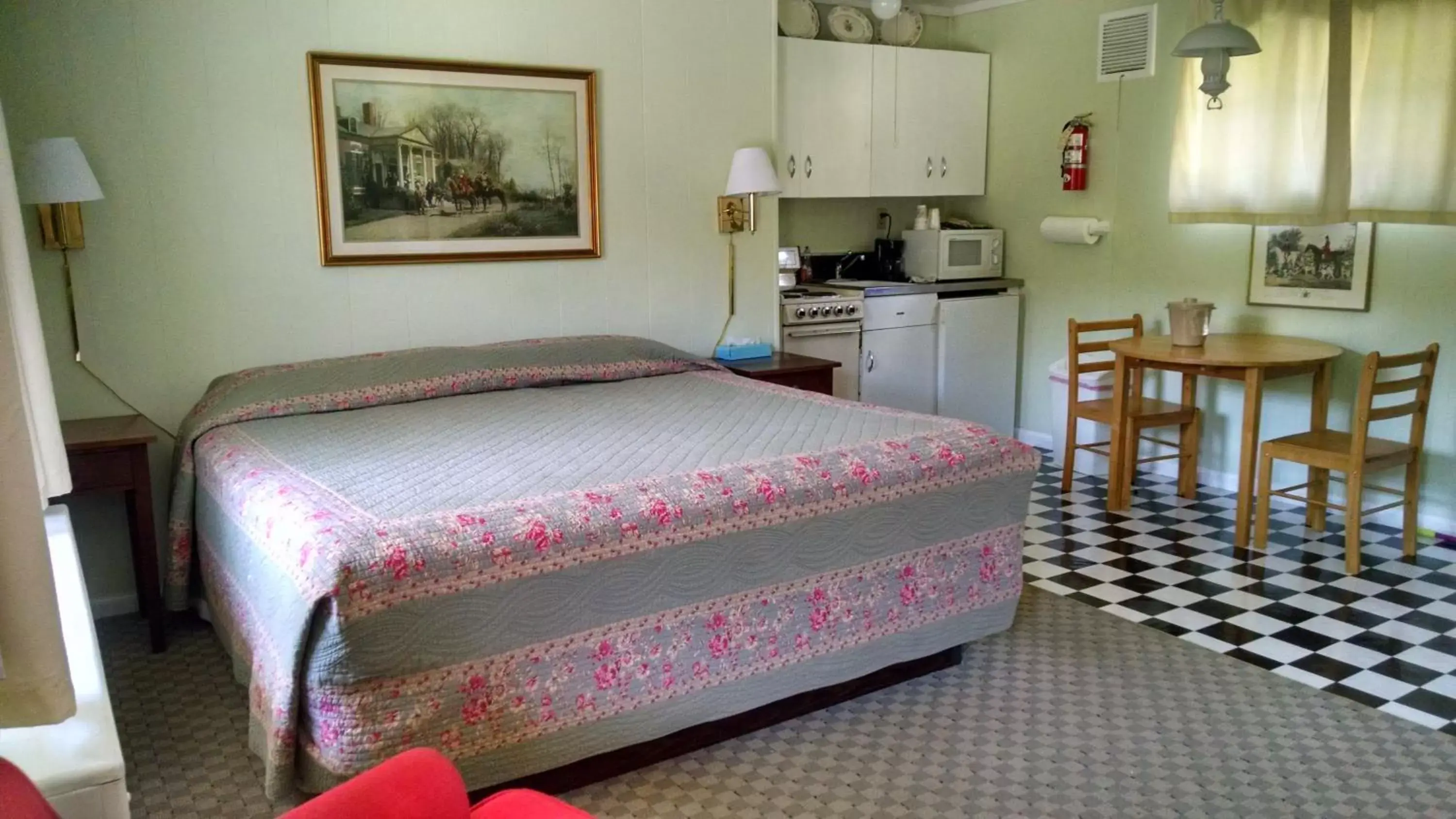 Bed, Room Photo in Roseloe Motel