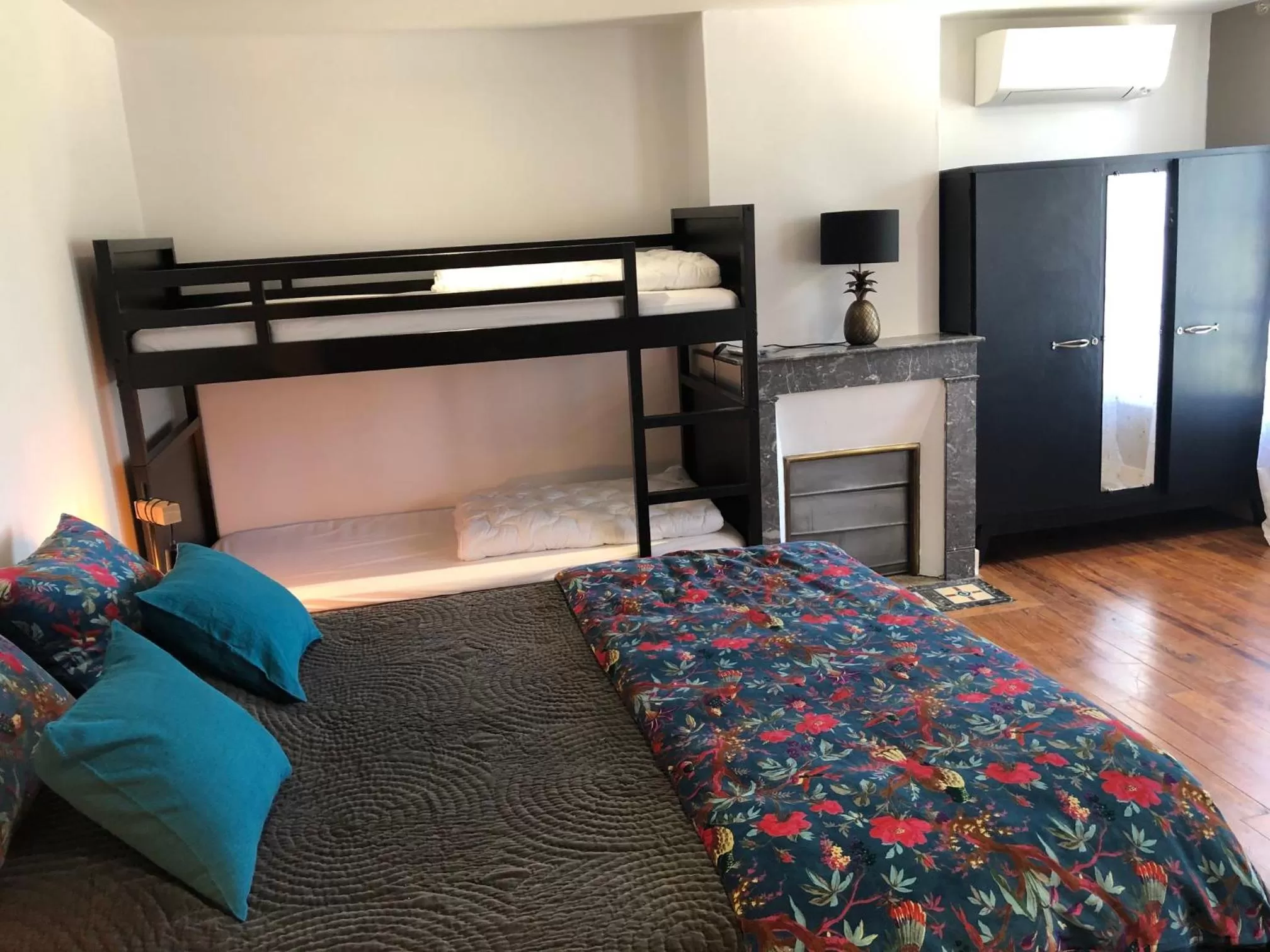 Photo of the whole room, Bunk Bed in l'Orangerie de La Pontête
