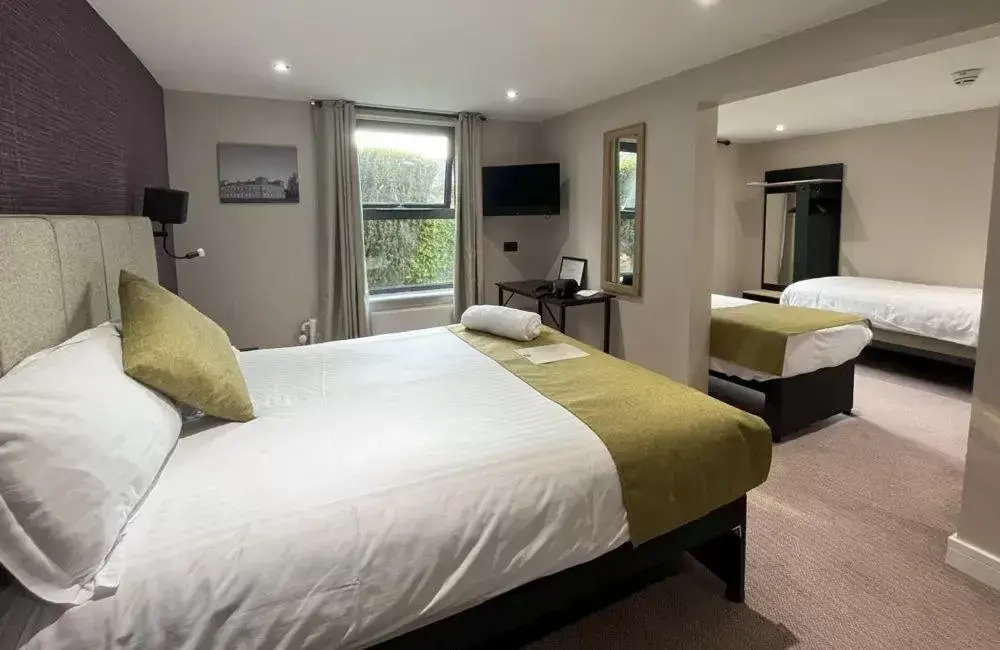 Bedroom, Bed in Lydiard House Hotel & Conference Centre